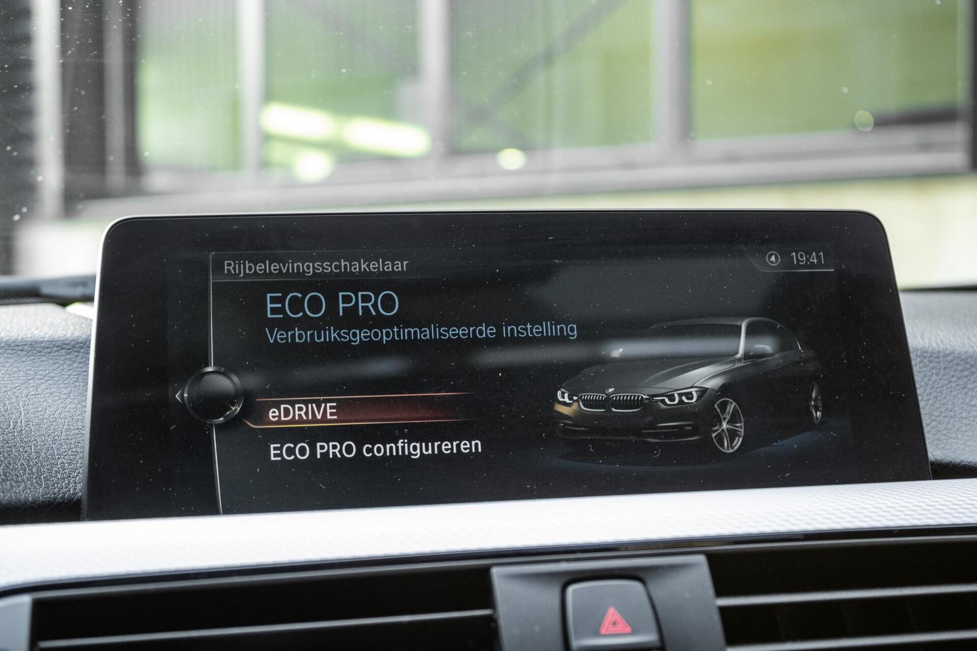 Foto van BMW 330e Iperformance