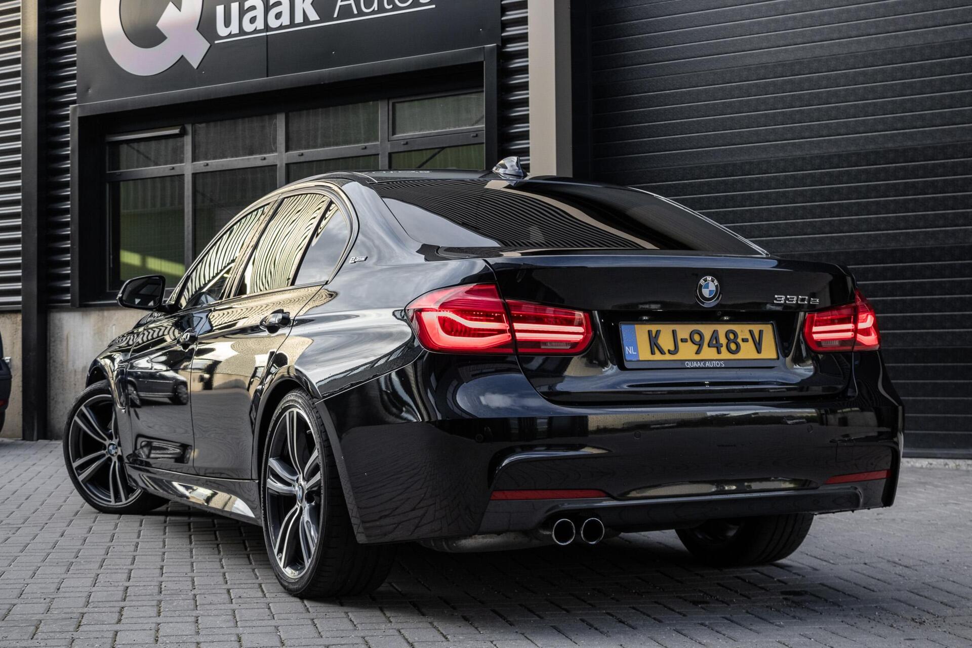 Foto van BMW 330e Iperformance