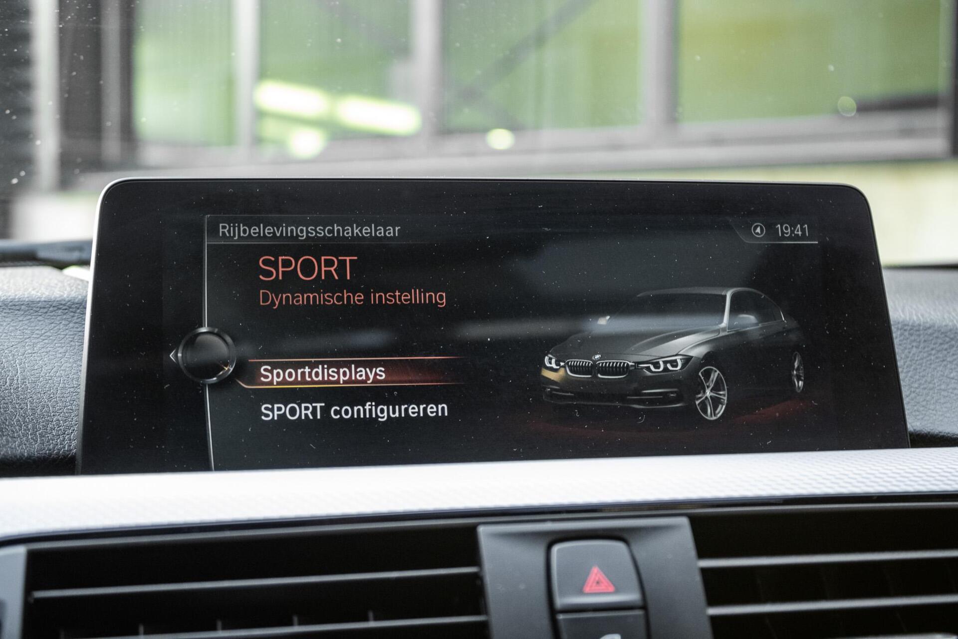 Foto van BMW 330e Iperformance