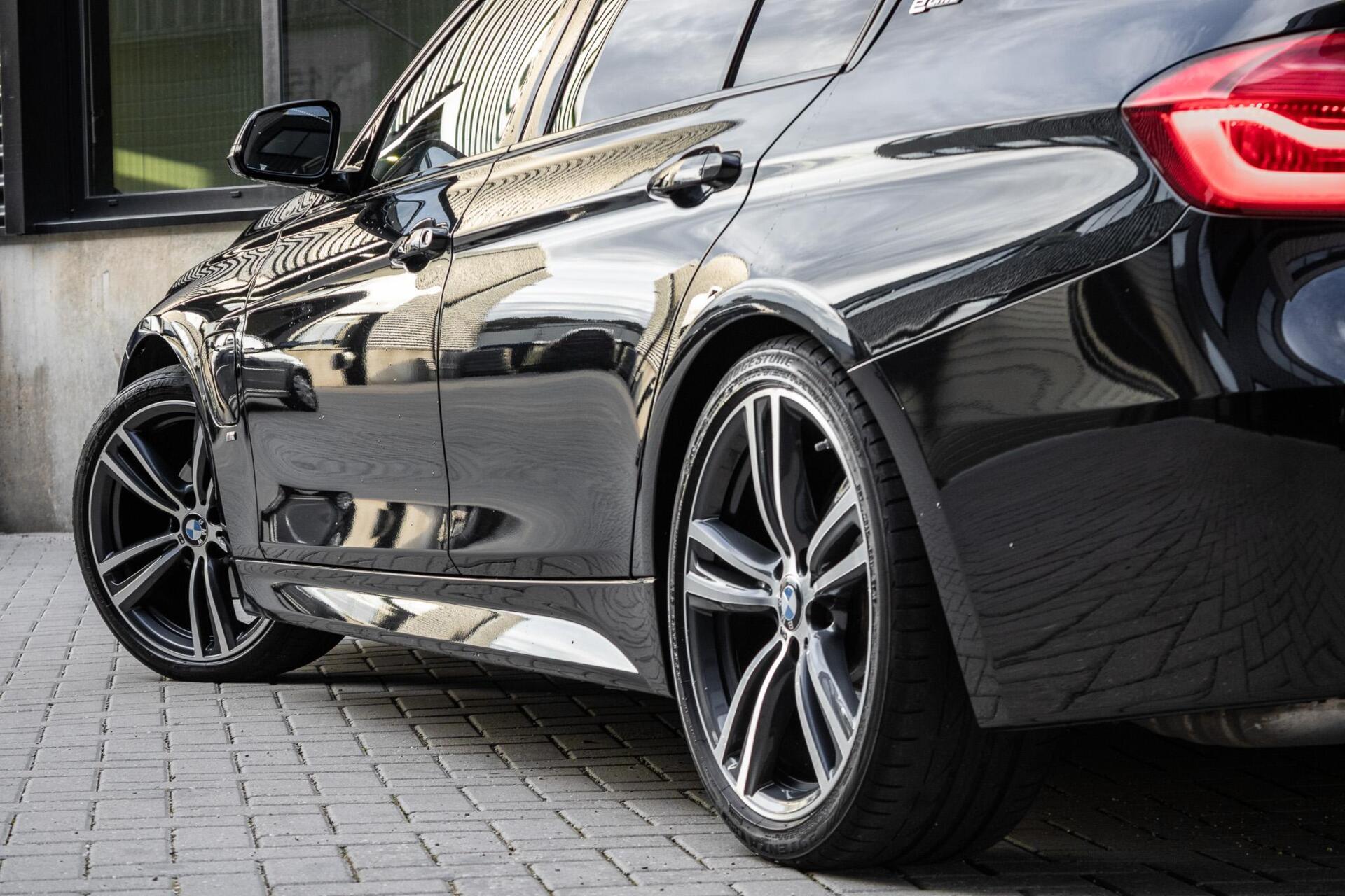 Foto van BMW 330e Iperformance