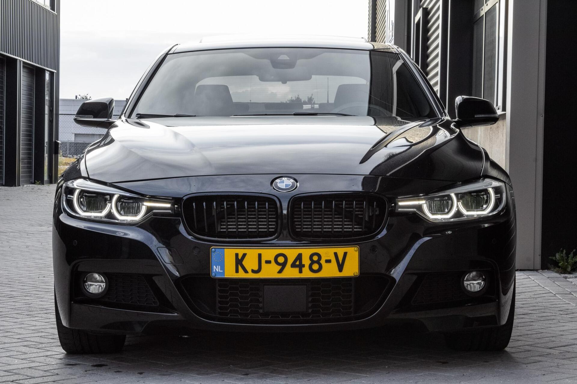 Foto van BMW 330e Iperformance