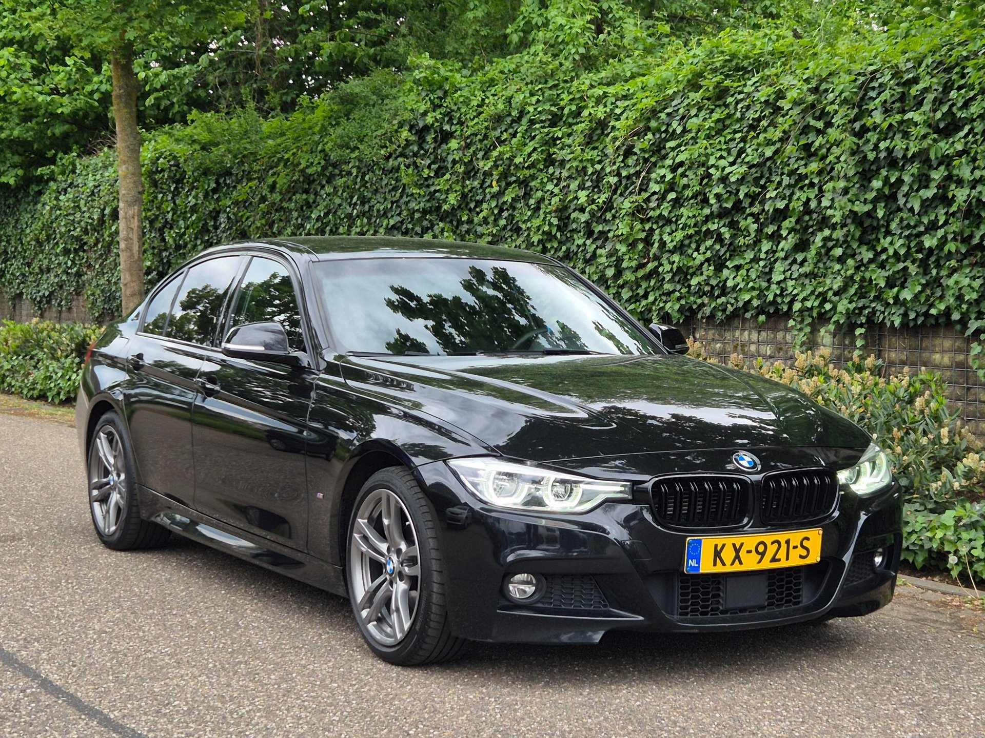Foto van BMW 330e Iperformance