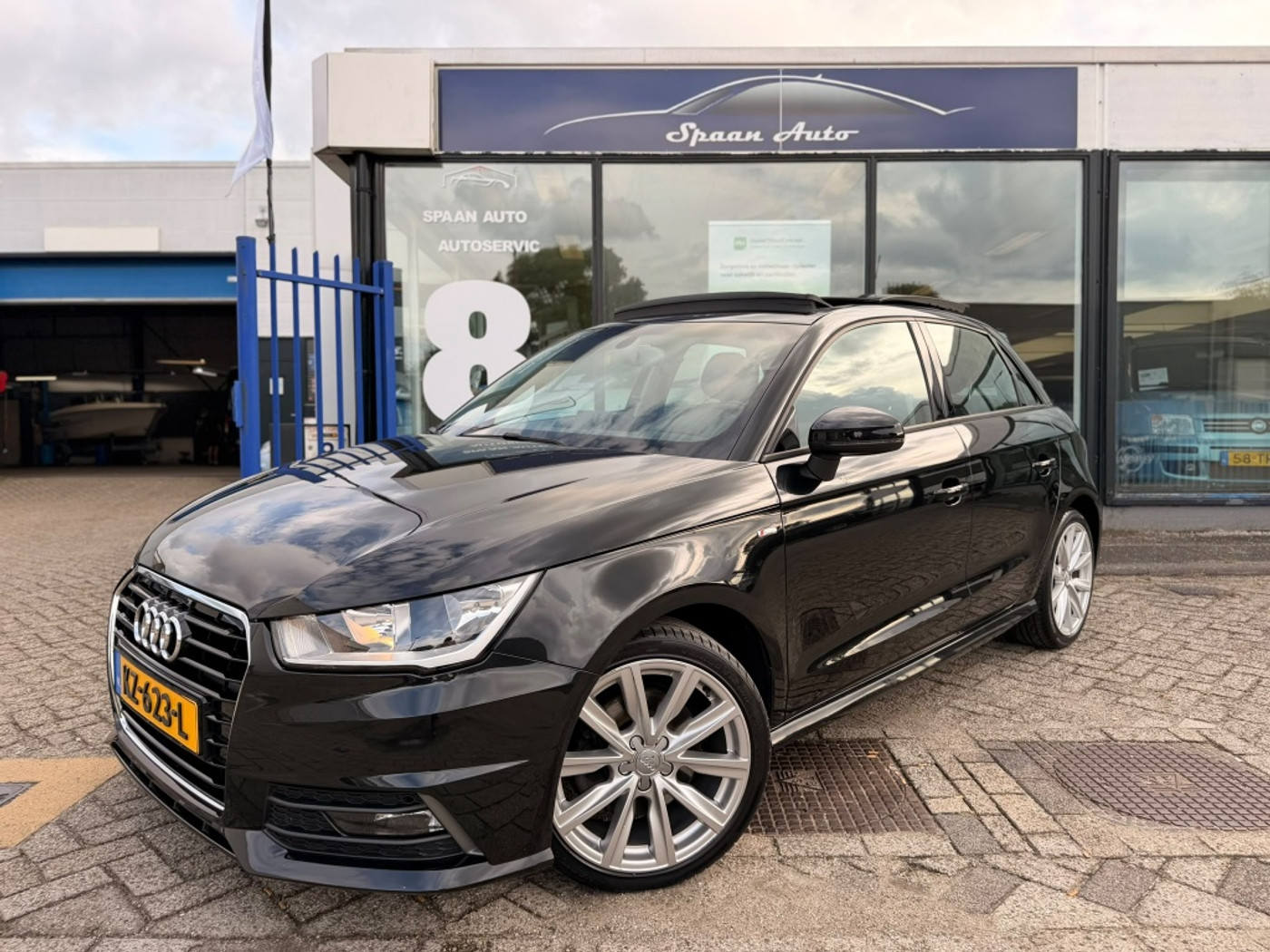 Audi A1 Sportback 1.4 TFSI Sport 3xS-line | PANO | 5-DEURS | AIRCO | NAVI 2017 - voorkant