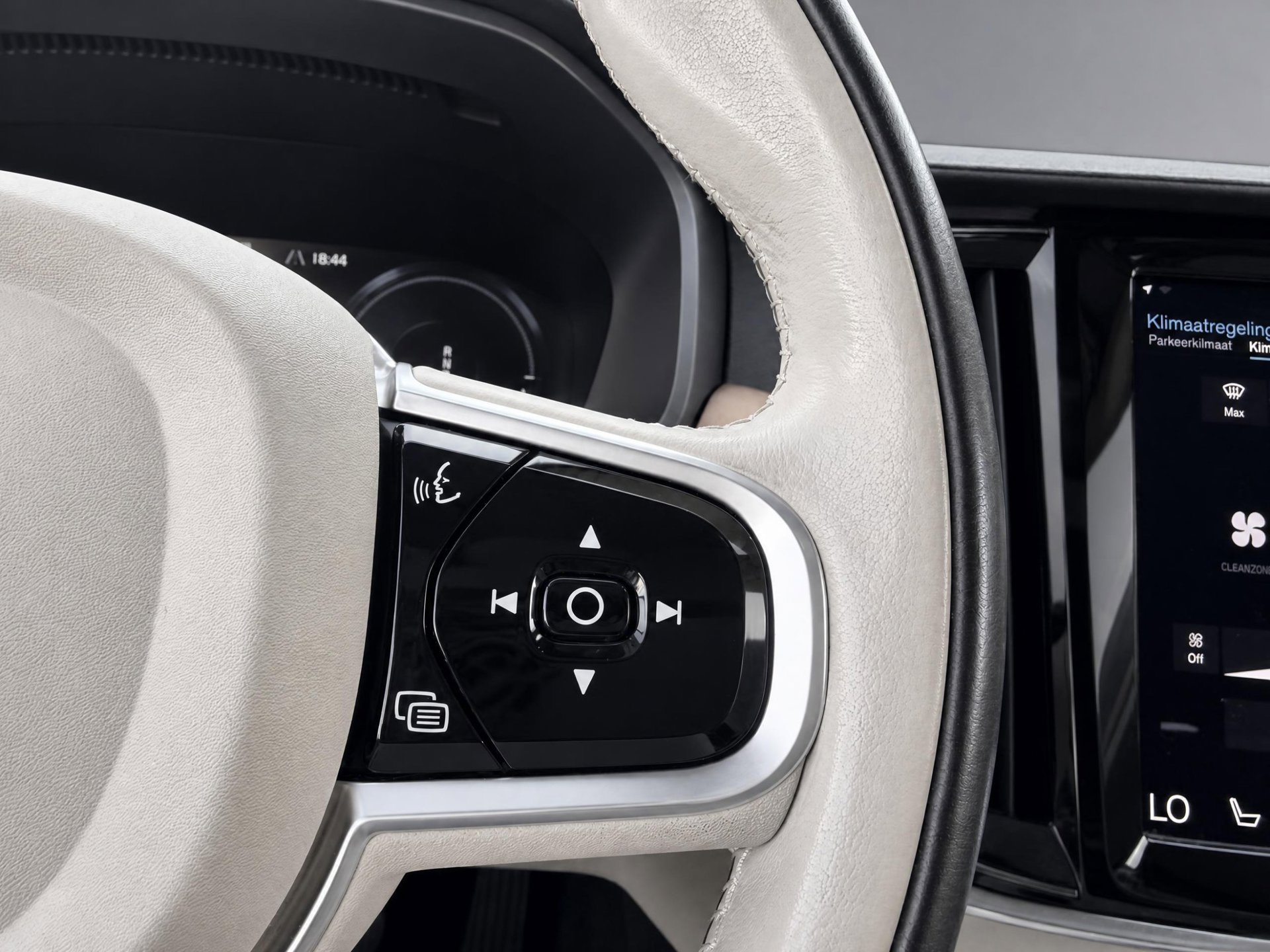 Foto van Volvo V90 T8 Twin Engine