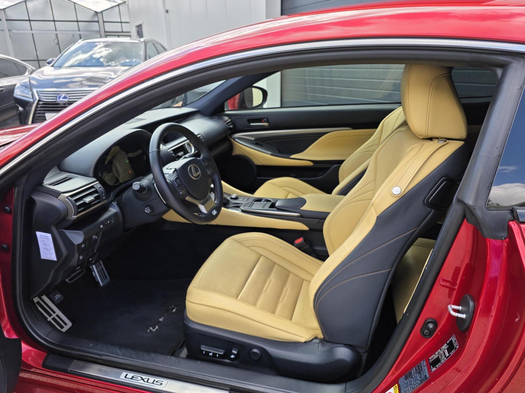 Foto van Lexus Lexus Rc300h