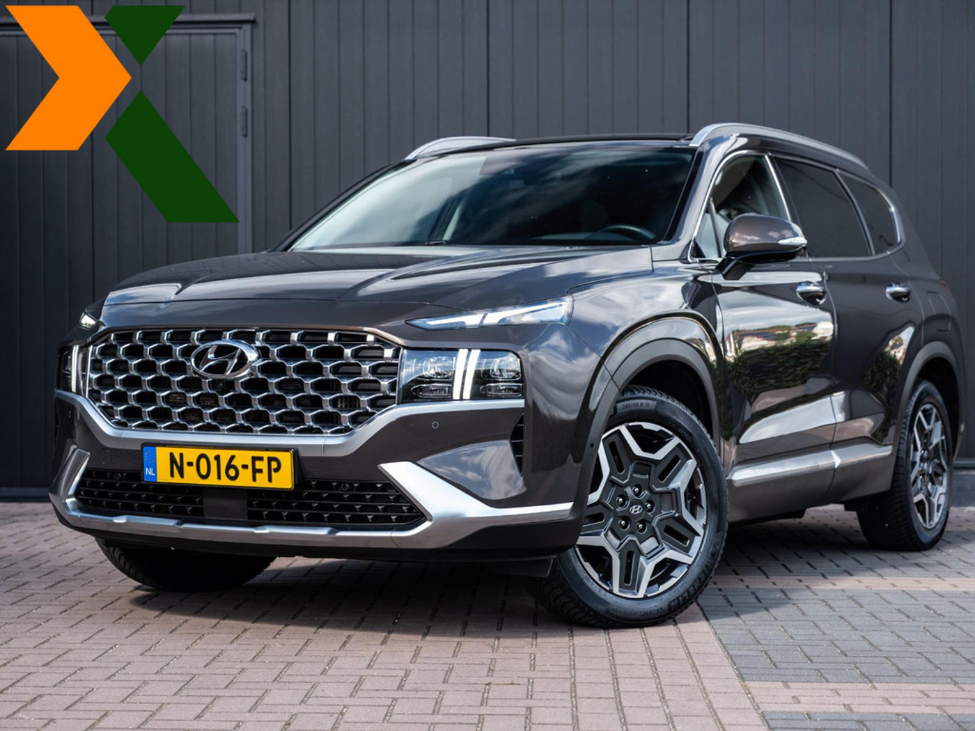 Hyundai Santa Fe 1.6 T-GDI PHEV Premium Sky 7p. | Volleder | Stoelventilatie | Ro 2021 - voorkant