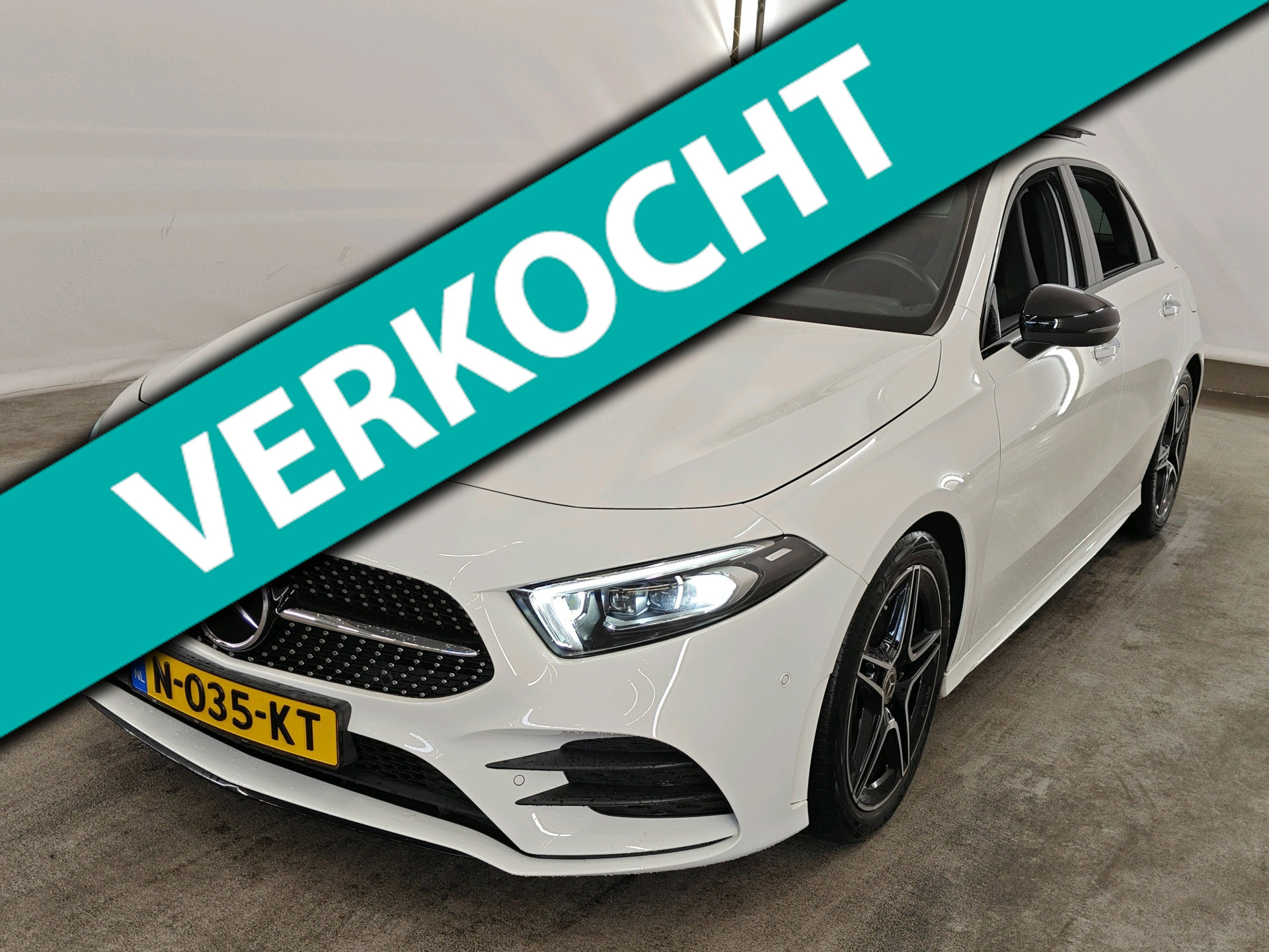 Mercedes-Benz A 200 200 163pk Automaat AMG Business Solution Plus | Panoramadak | Rijassistentiepakket | Advanced Sound | 18" 2021 - voorkant
