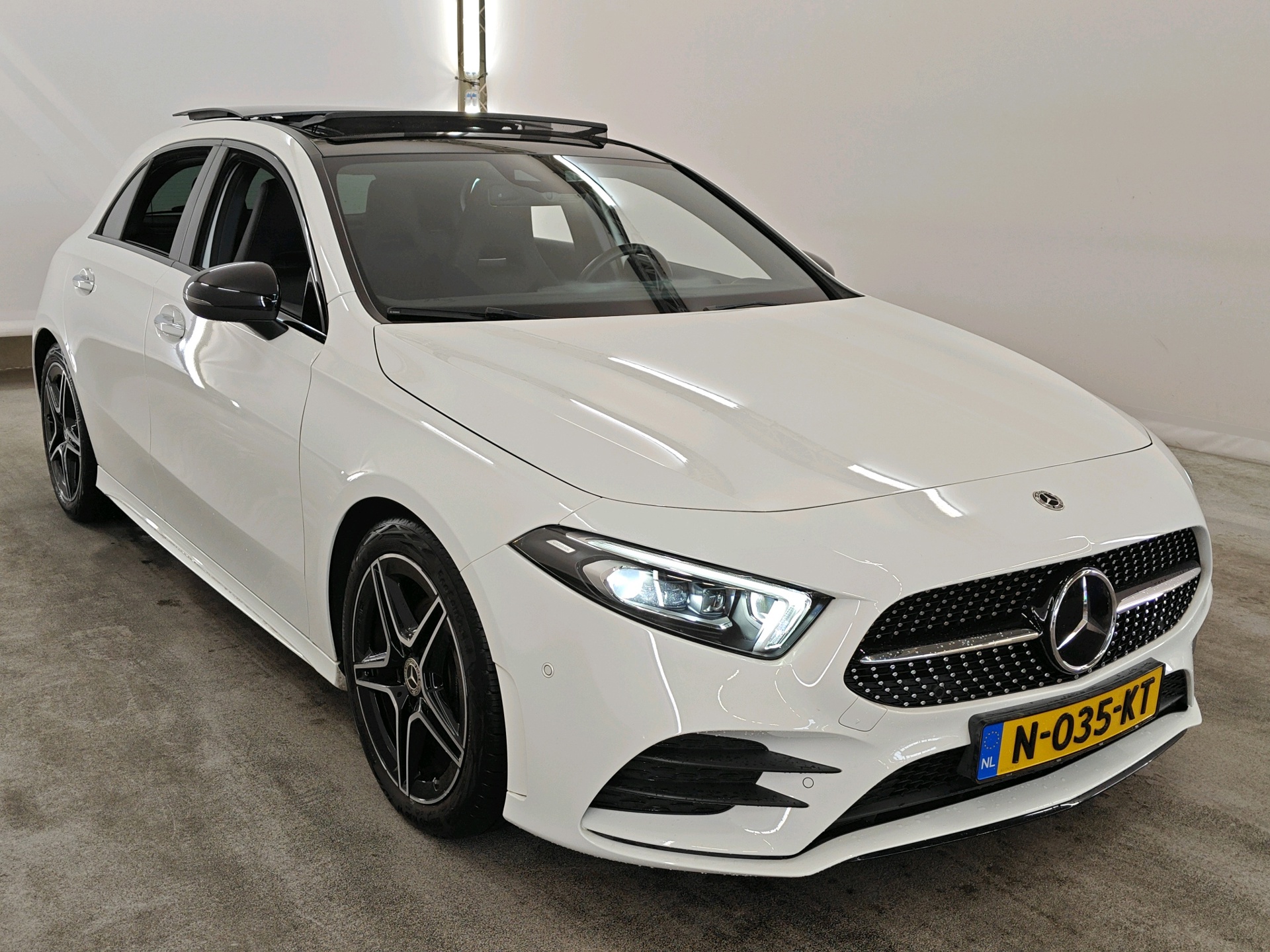Foto van Mercedes-Benz A 200