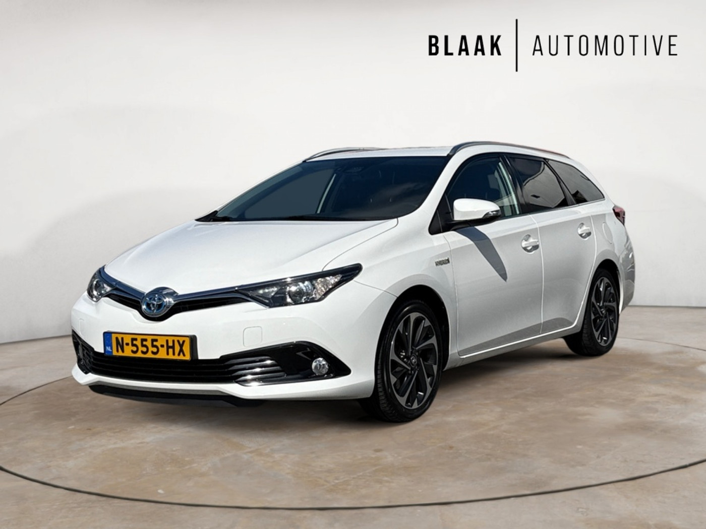Toyota Auris 1.8 Hybrid Energy 2019 - voorkant