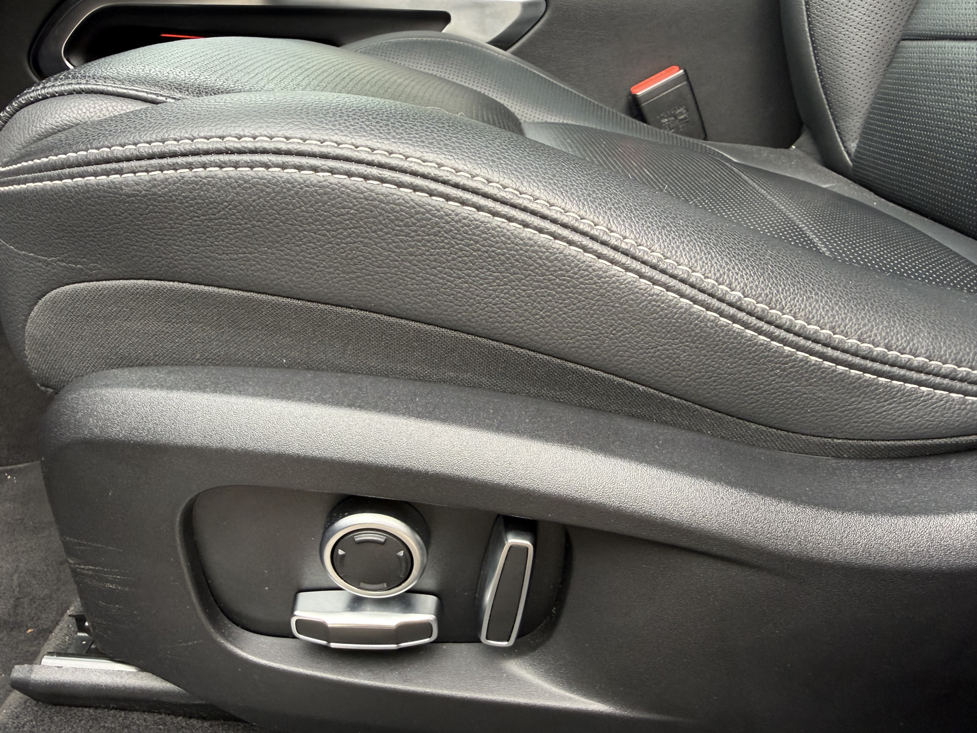 Foto van Jaguar Jaguar F-pace