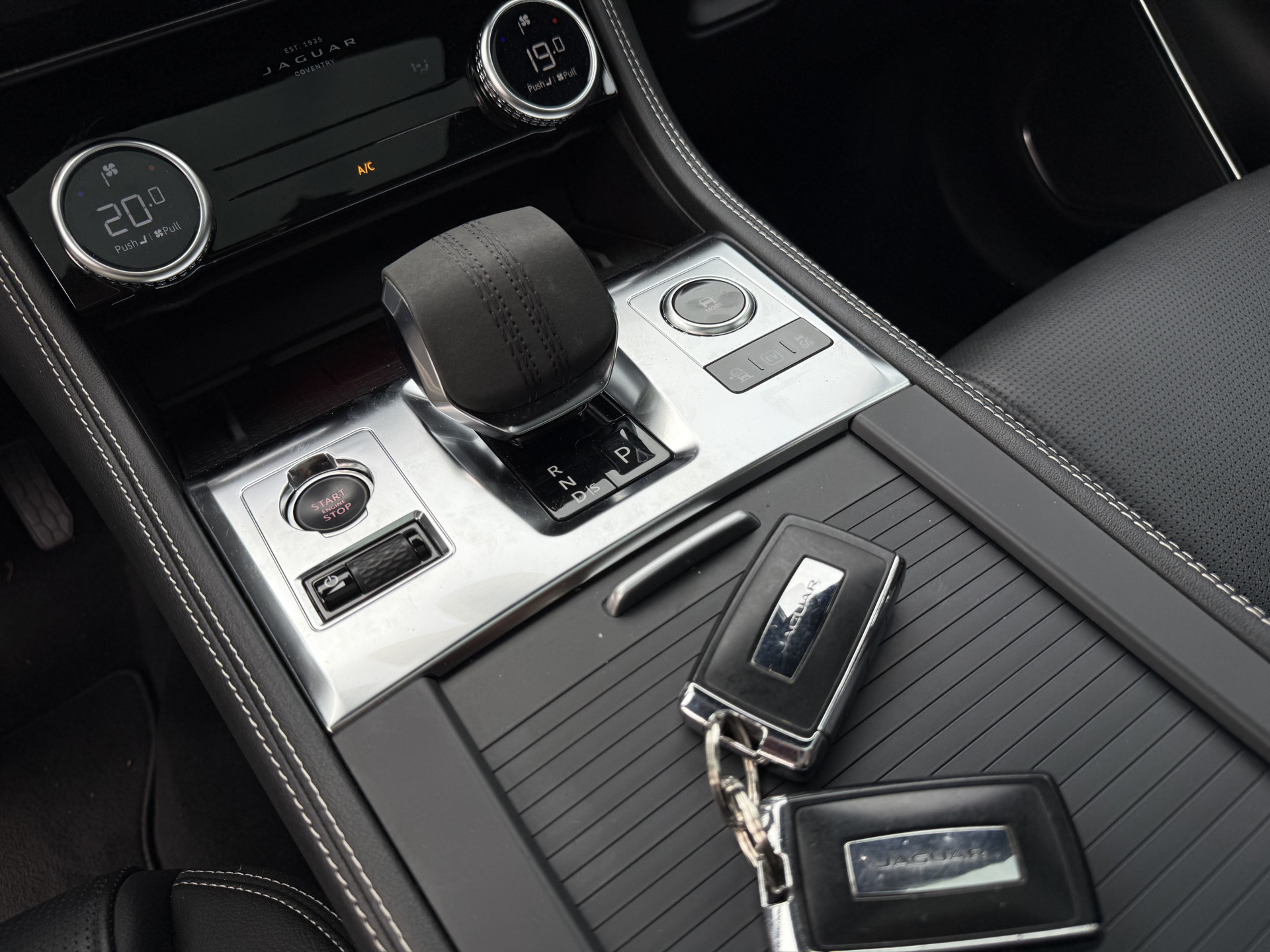 Foto van Jaguar Jaguar F-pace