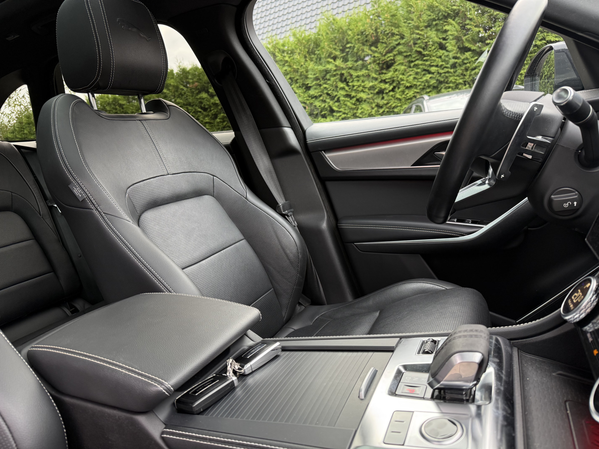 Foto van Jaguar Jaguar F-pace