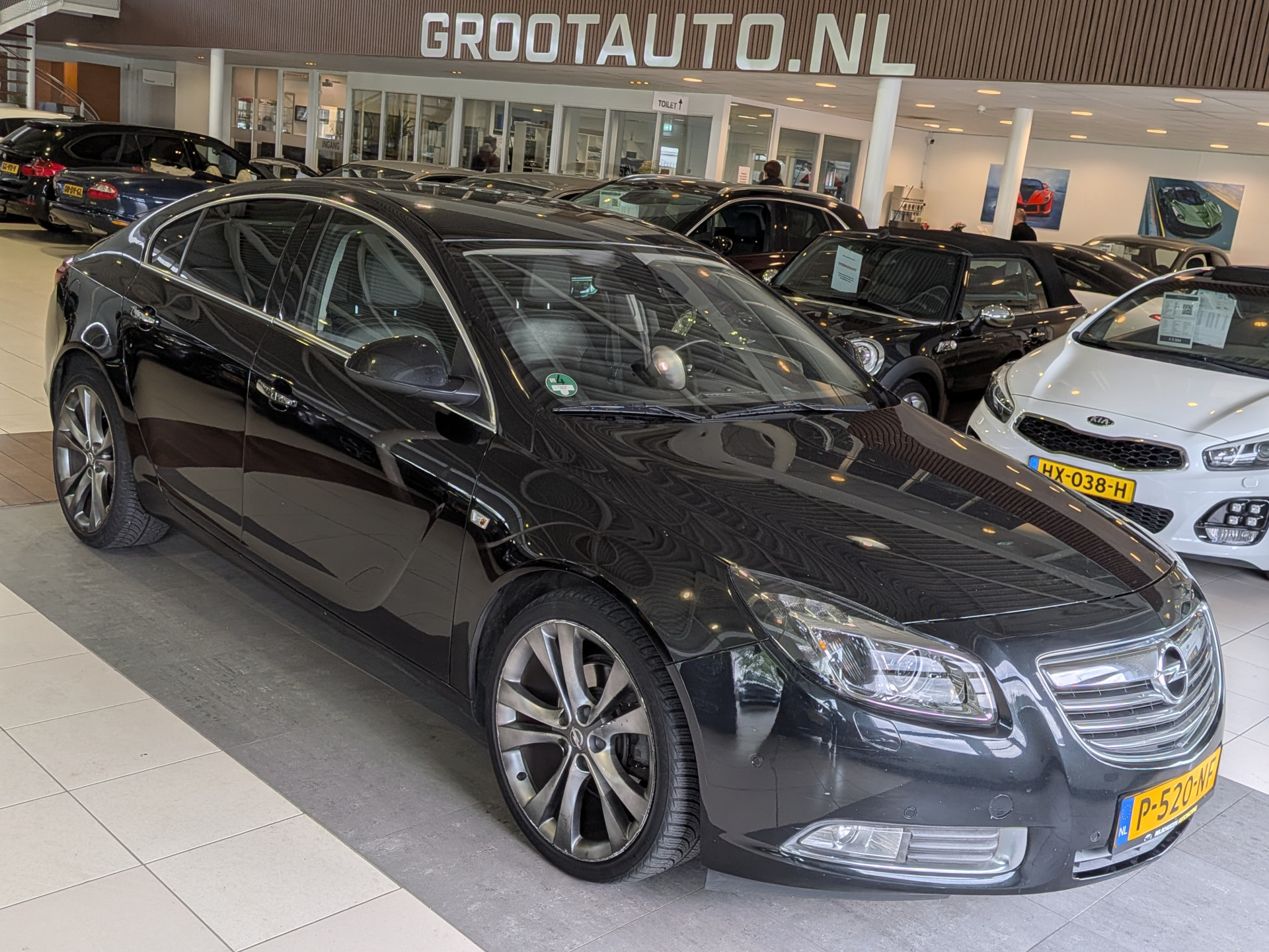 Opel Insignia Limousine HB 2.0 T Cosmo Automaat 2011 - voorkant