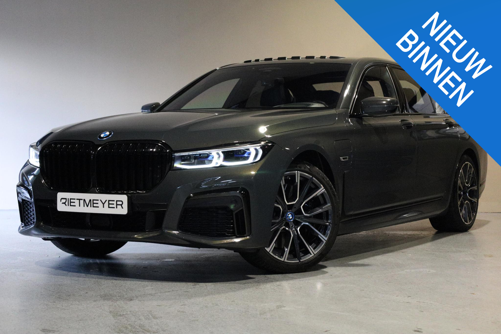 BMW 7-serie 745e High Executive 2022 - voorkant