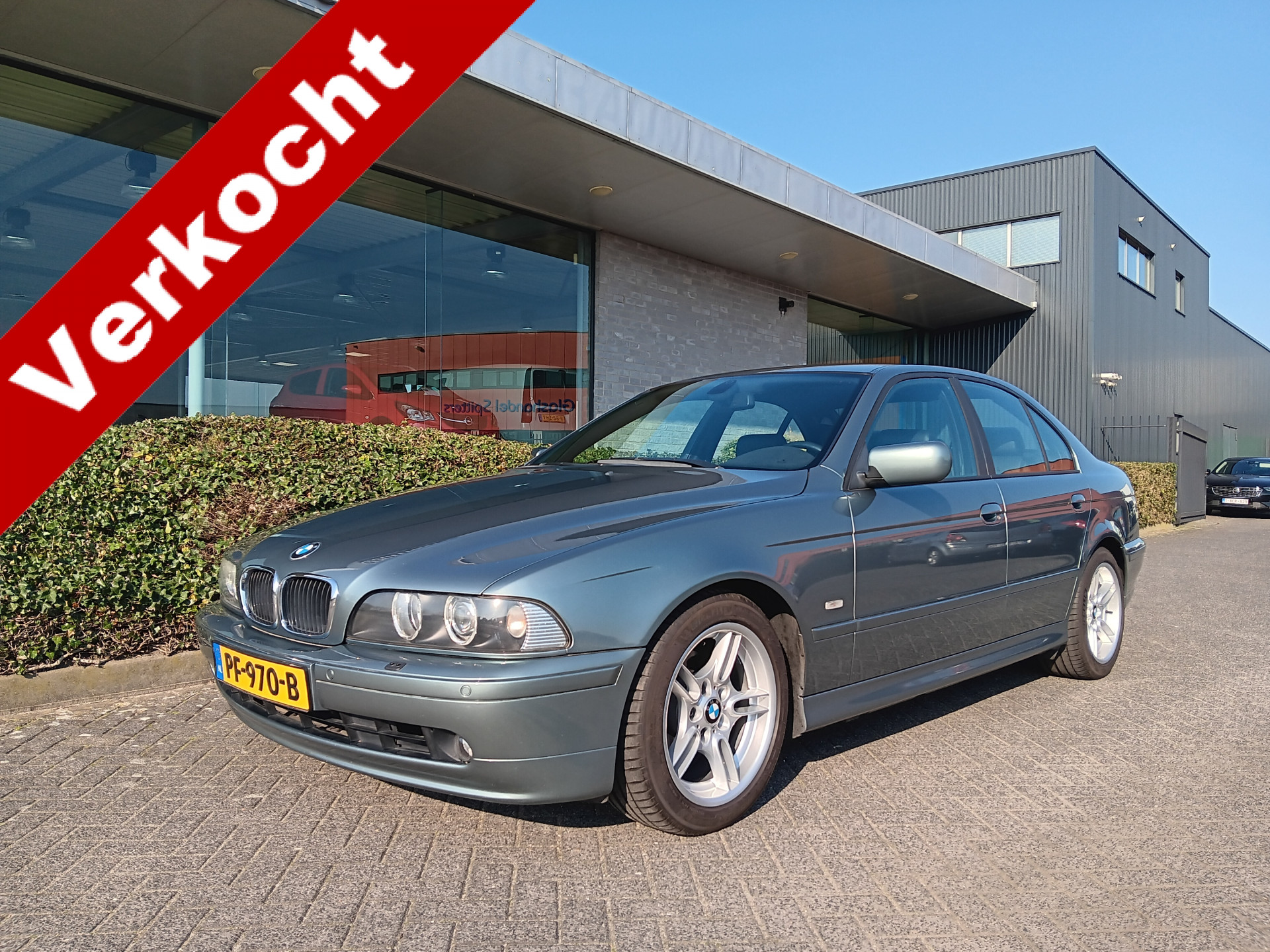 BMW 5-serie 520i 2002 - voorkant