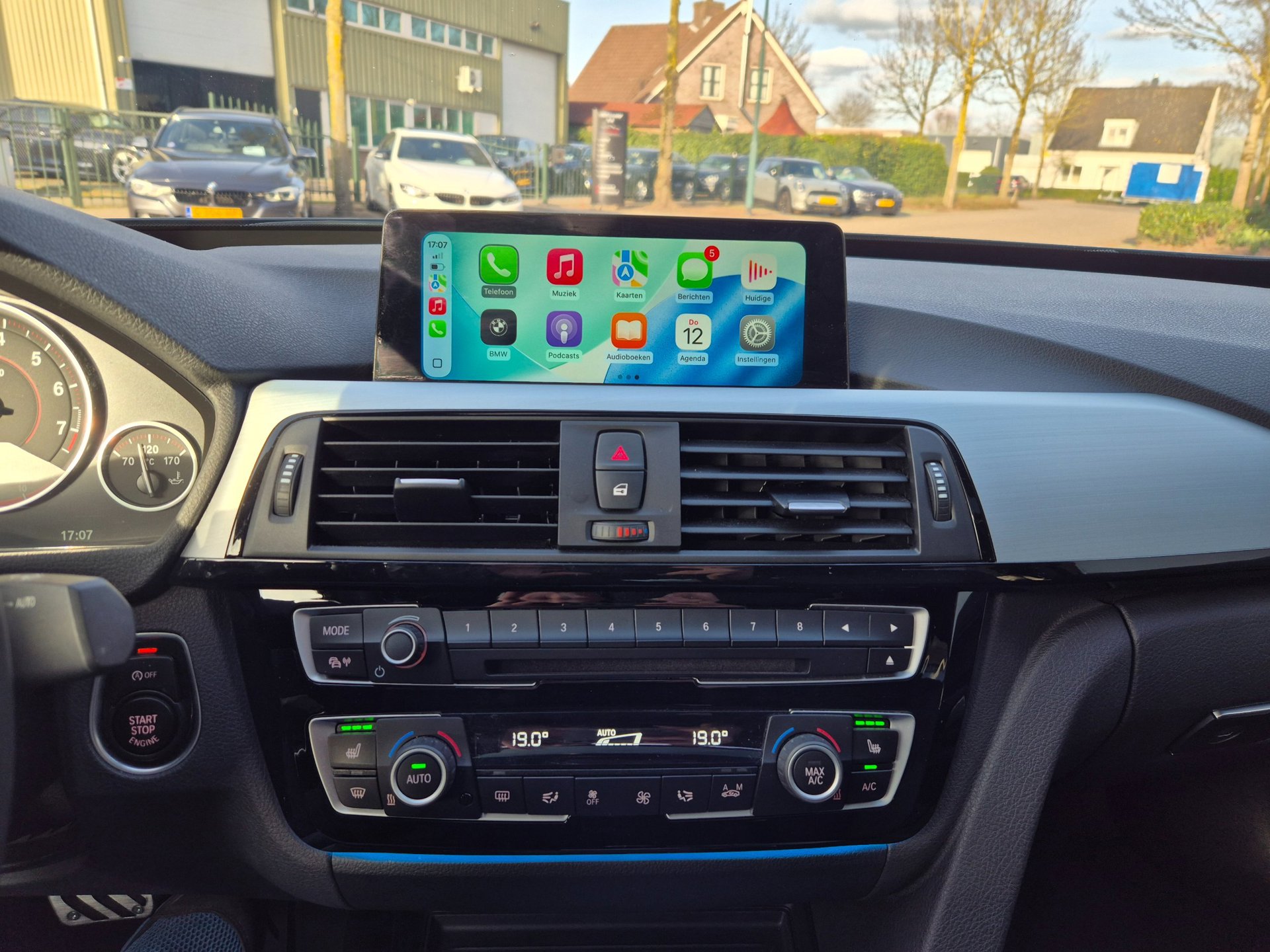Foto van BMW 320i
