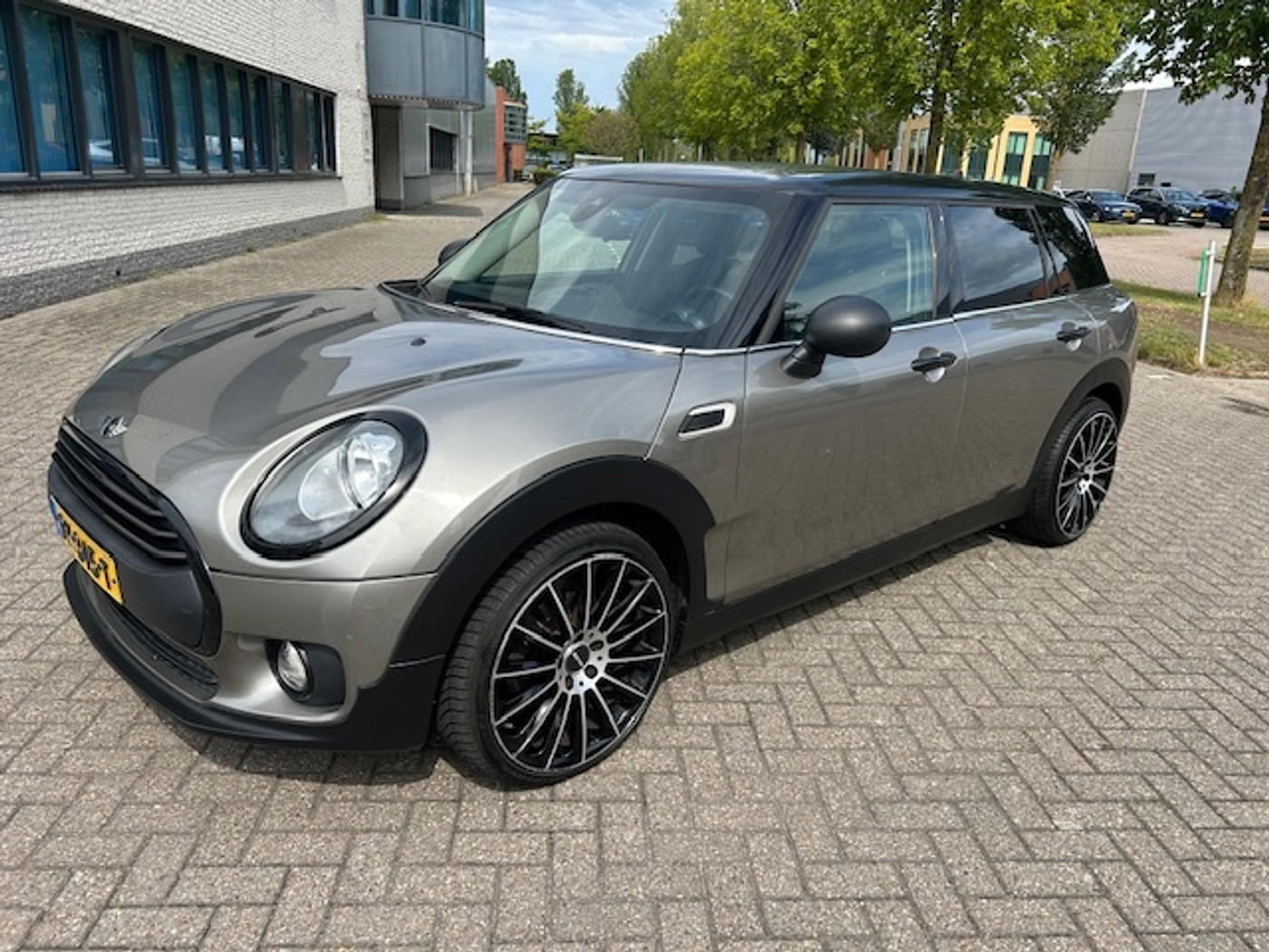 Mini Clubman One 1.5 One Business NAVI CRUISE CLIMA BLUETH 2017 - voorkant