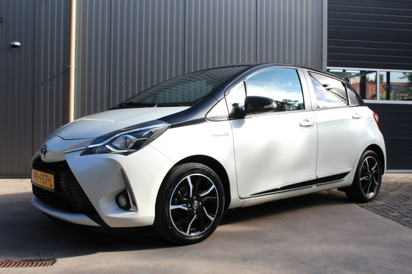Foto van Toyota Toyota Yaris Hybrid