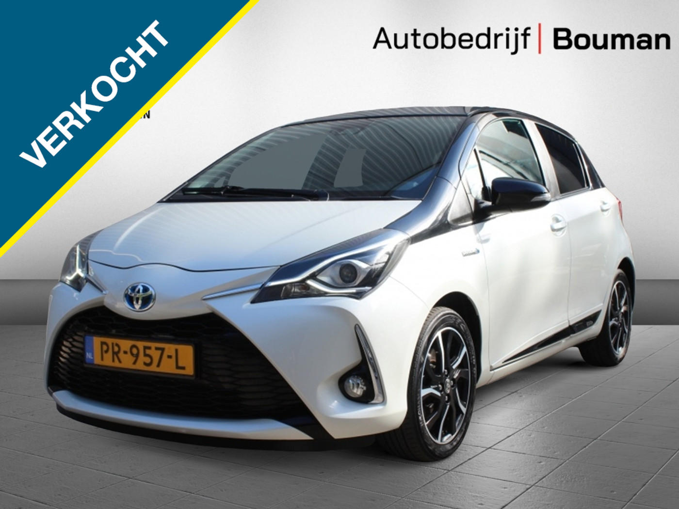 Toyota Toyota Yaris Hybrid 1.5 Hyb. Bi-Tone / Afneembare Trekhaak / Navigatie 2017 - voorkant