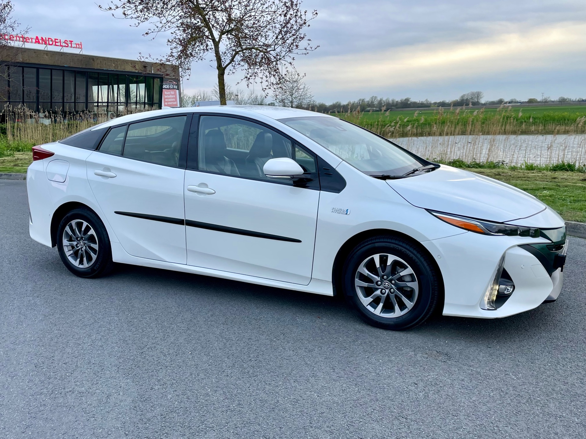 Foto van Toyota Toyota Prius PHV