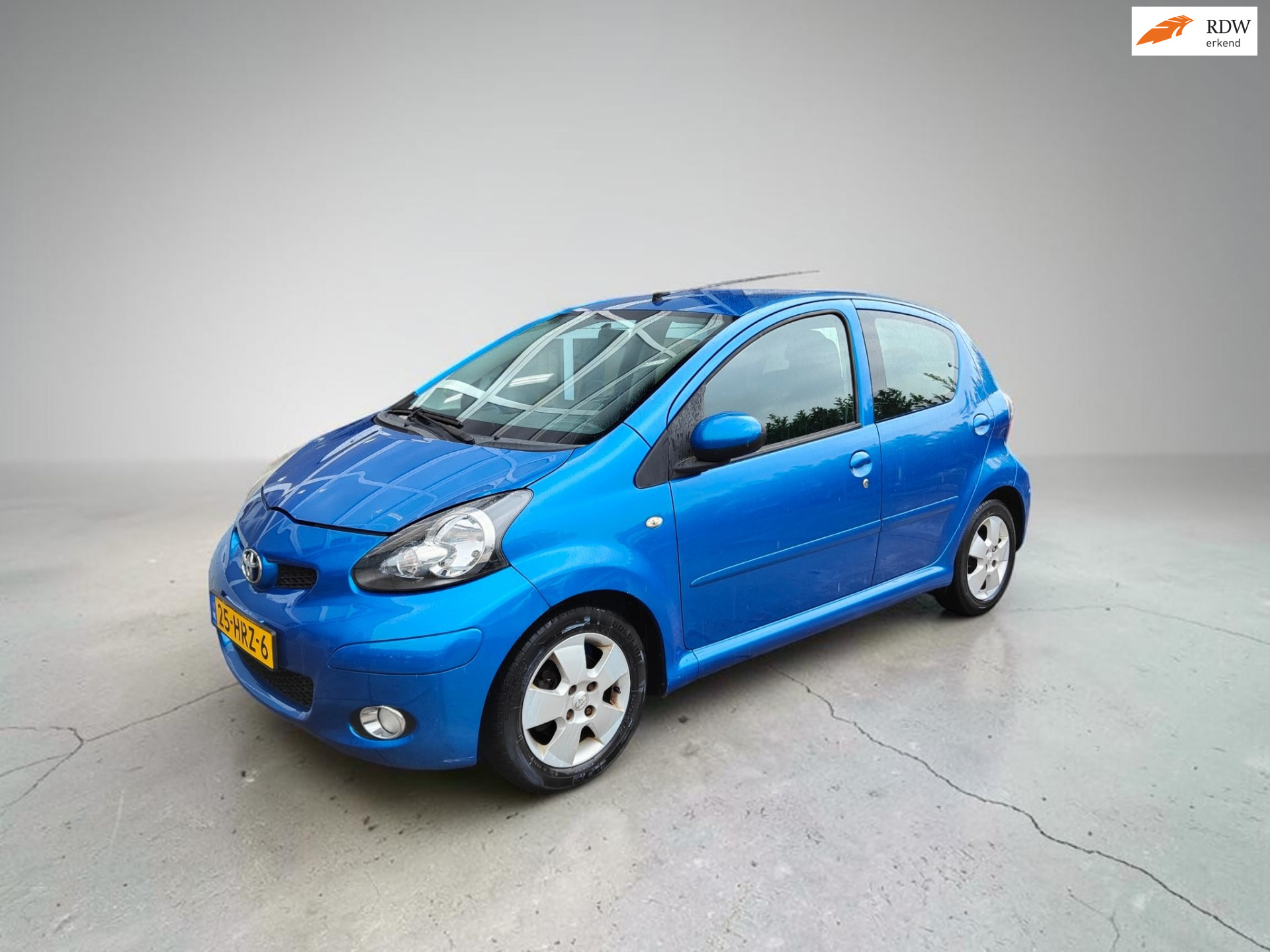 Toyota Toyota Aygo 1.0-12V 5-deurs airco 2009 - voorkant
