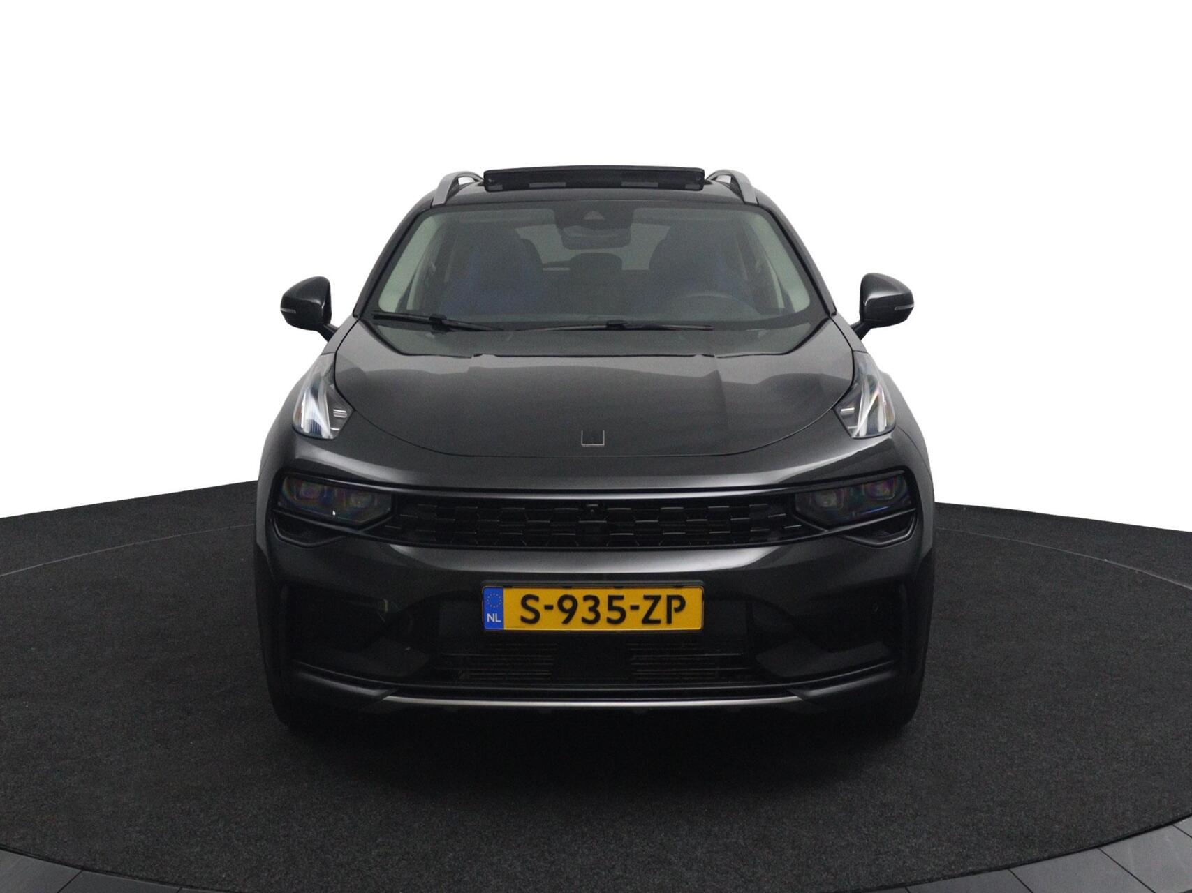 Foto van Lynk&co LYNK & Co 01
