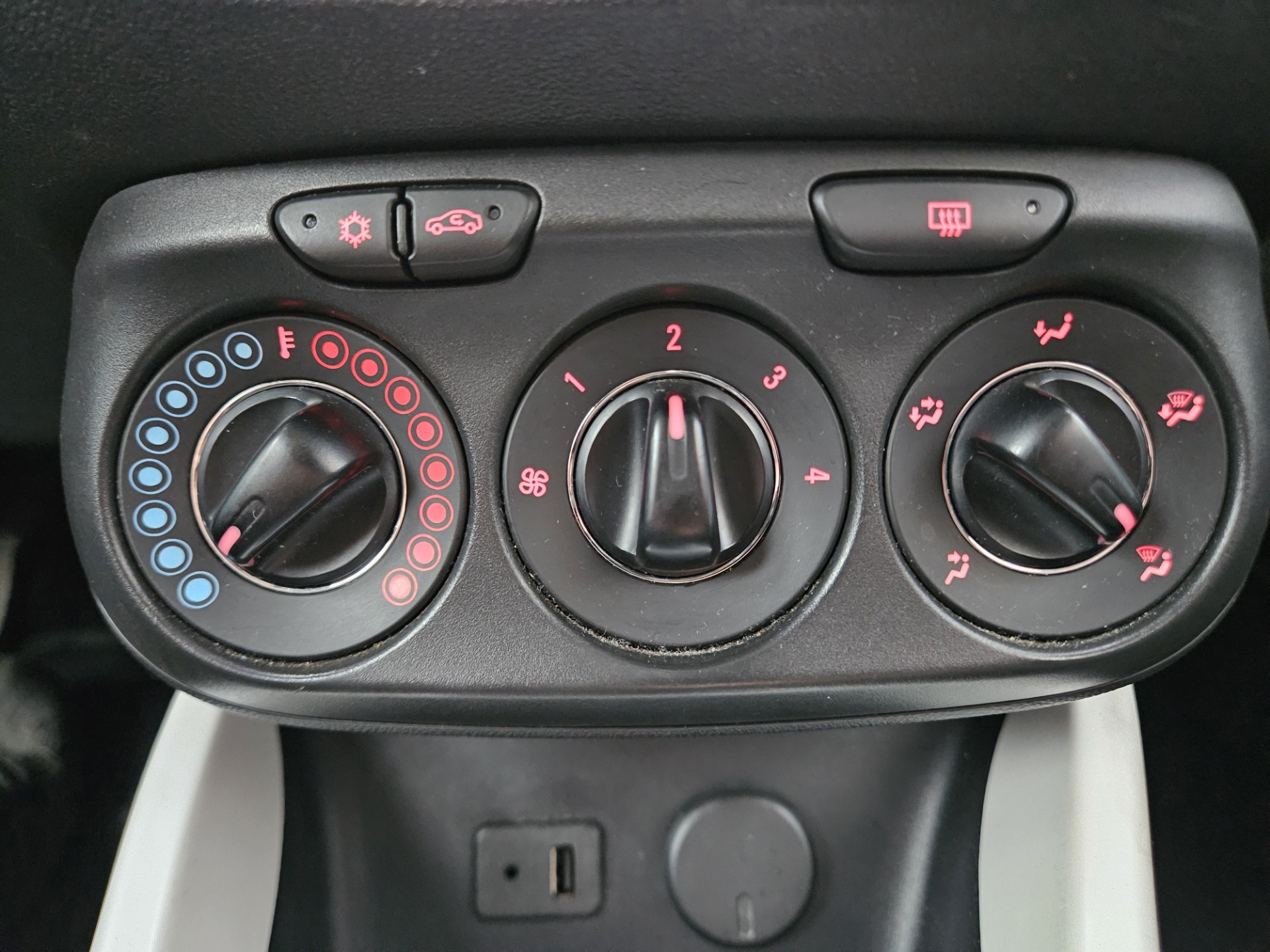 Foto van Opel Adam