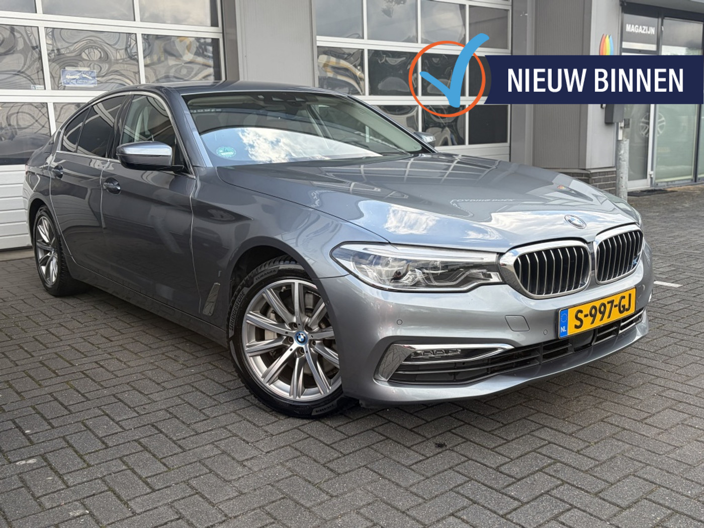 BMW 530e Iperformance 530e iPerf High Exe / VOL OPTIE! / HEAD UP! / ADD CRUISE / LANE ASS 2019 - voorkant