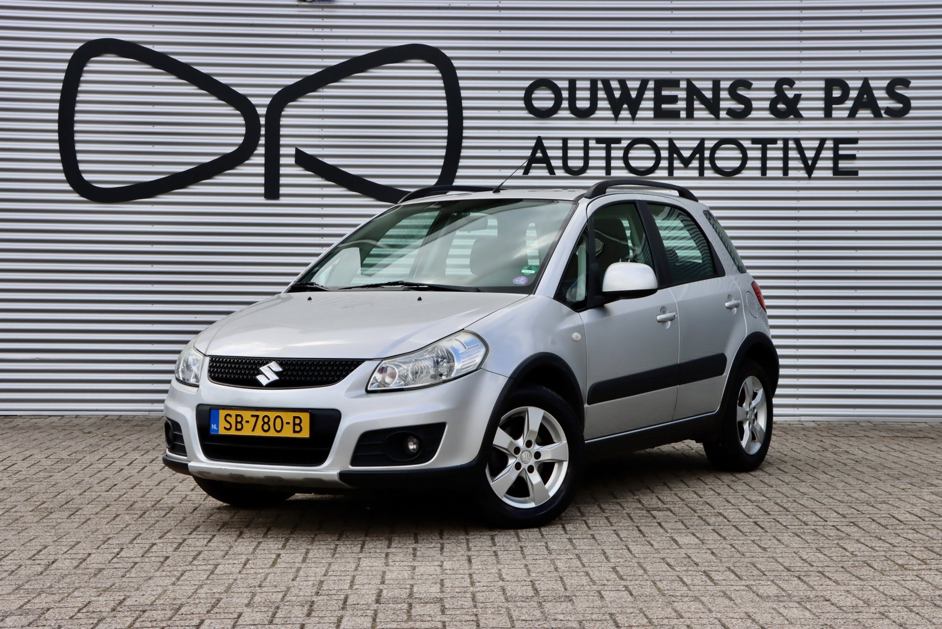 Suzuki Sx4 1.6 Exclusive | AIRCO | TREKHAAK 2012 - voorkant
