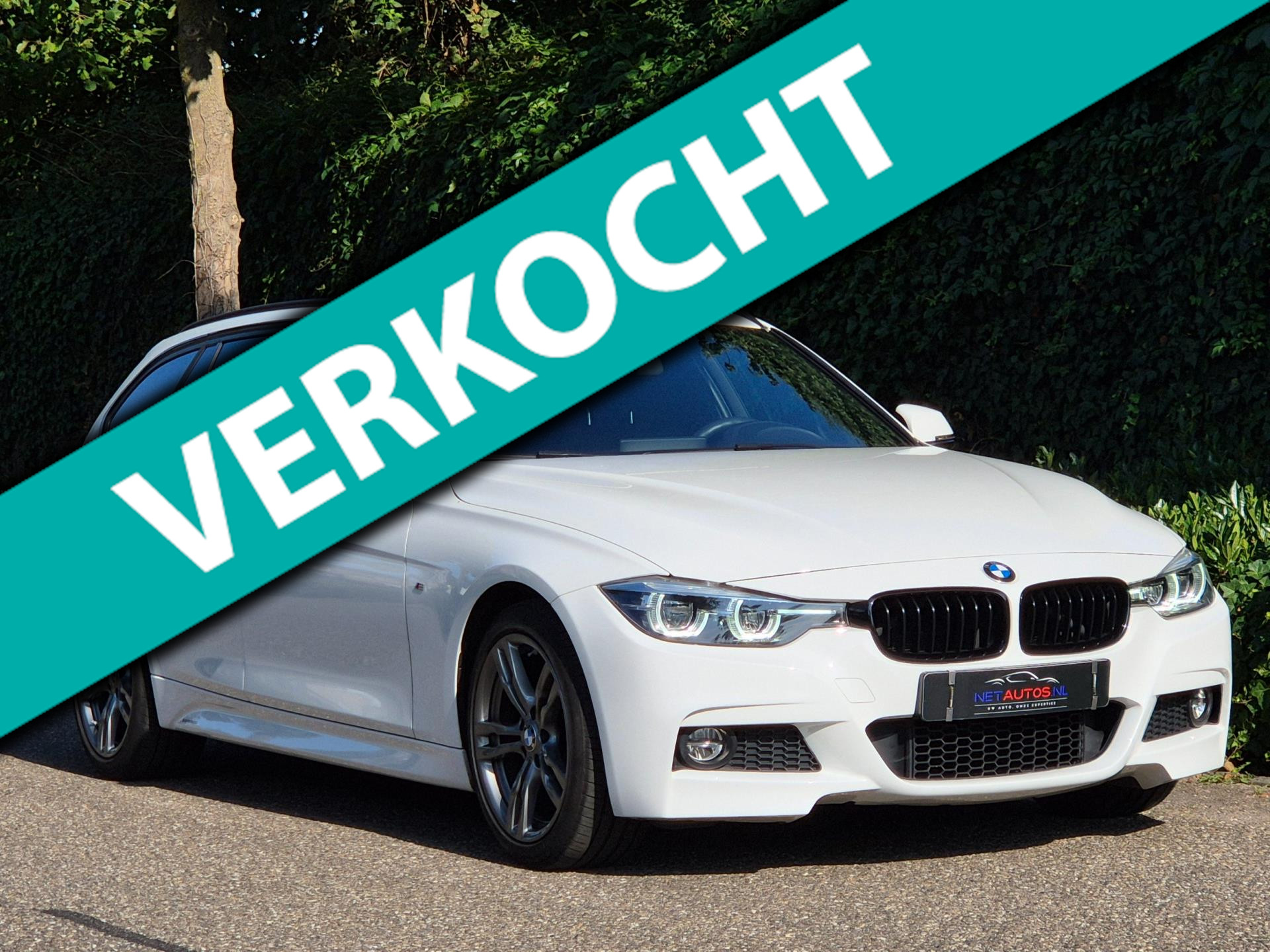 BMW 3-serie Touring 320i Edition M Sport Shadow Executive Apple CarPlay Dig. Teller Navi GR LED Sfeerverlichting 2018 - voorkant