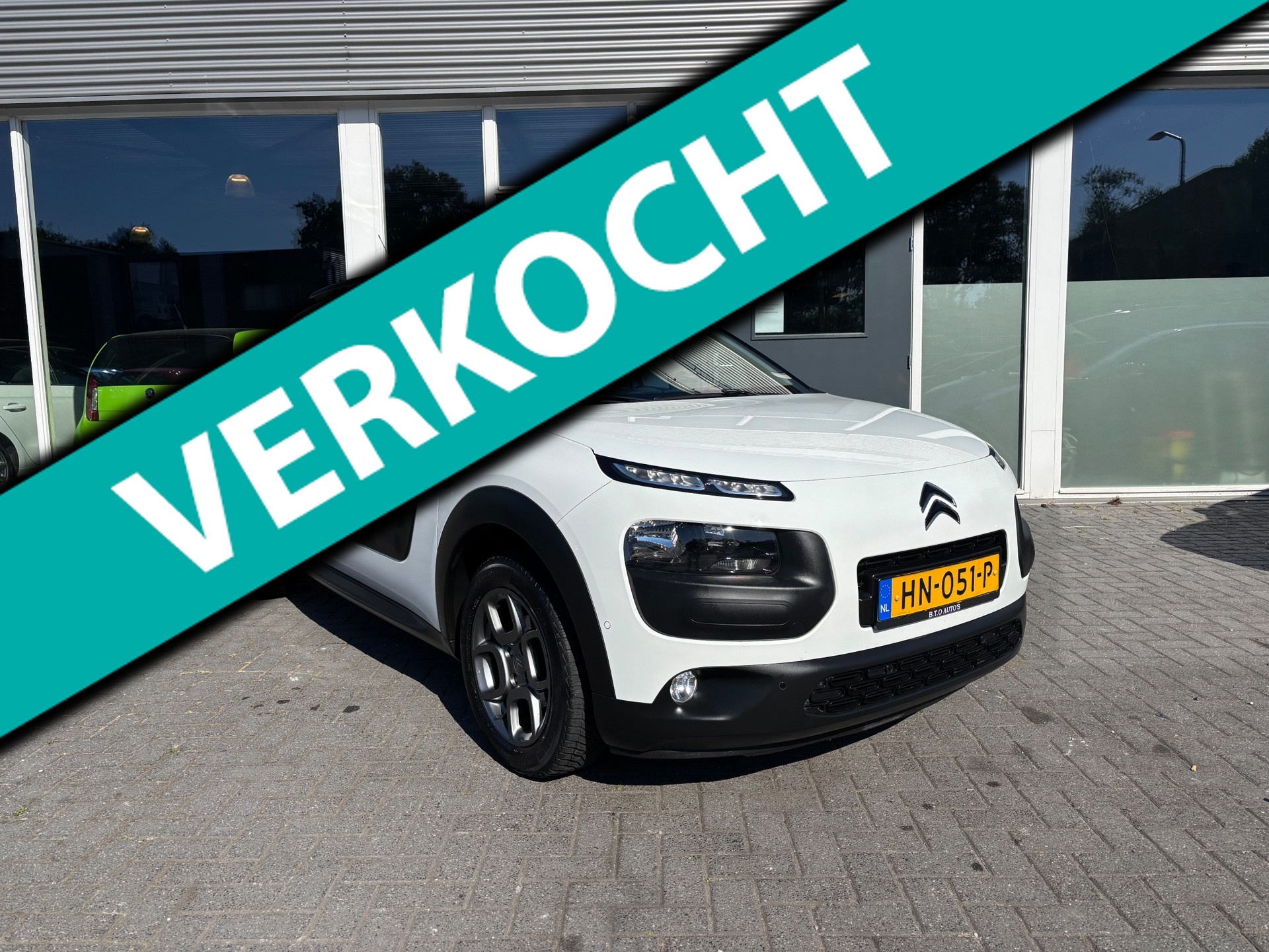 Citroen C4 Cactus 1.2 PureTech Business Plus/Panodak/Navigatie/Lichtmetaal/Dealer onderhouden!!! 2015 - voorkant