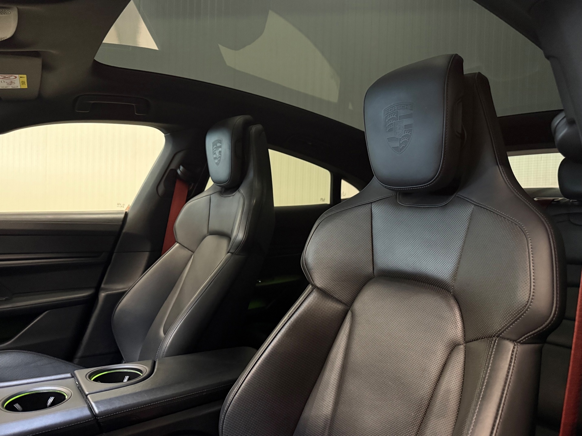 Foto van Porsche Taycan 4s
