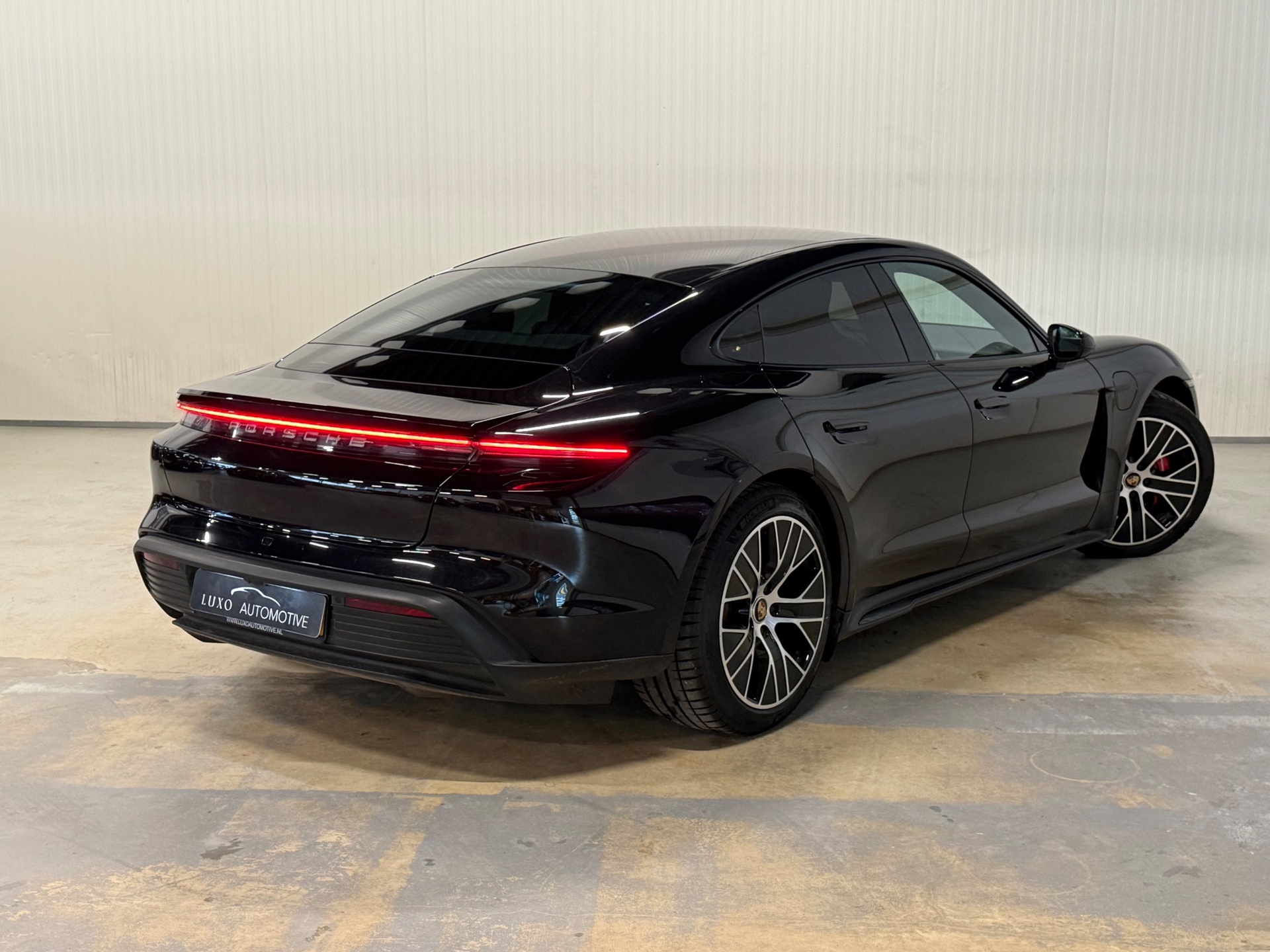 Foto van Porsche Taycan 4s
