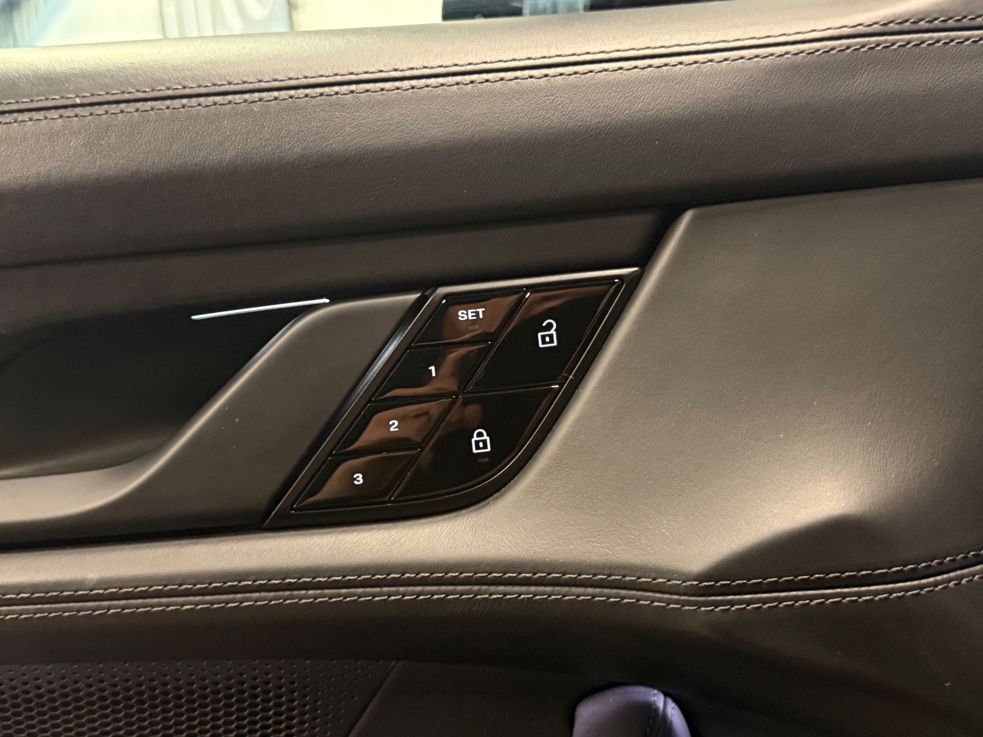 Foto van Porsche Taycan 4s