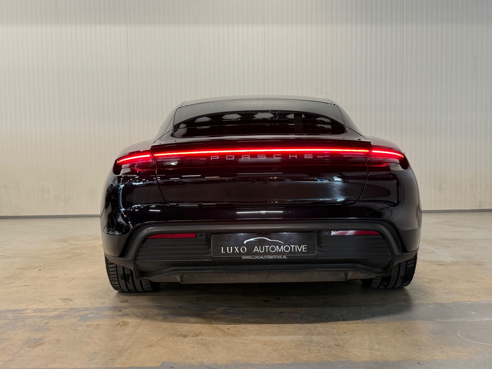 Foto van Porsche Taycan 4s