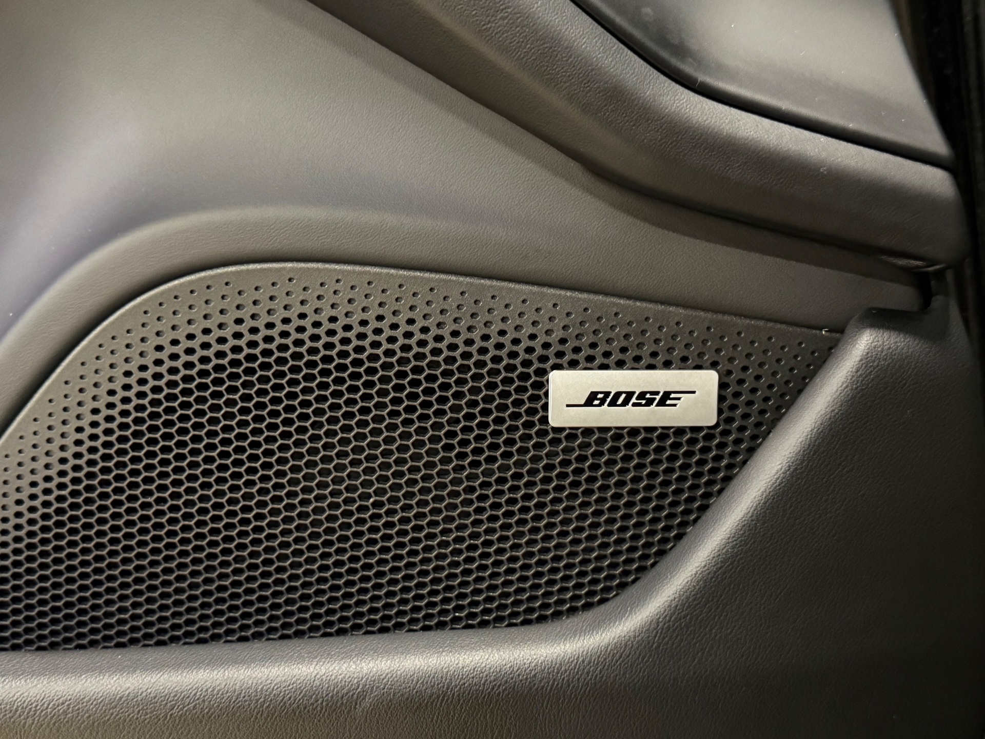 Foto van Porsche Taycan 4s