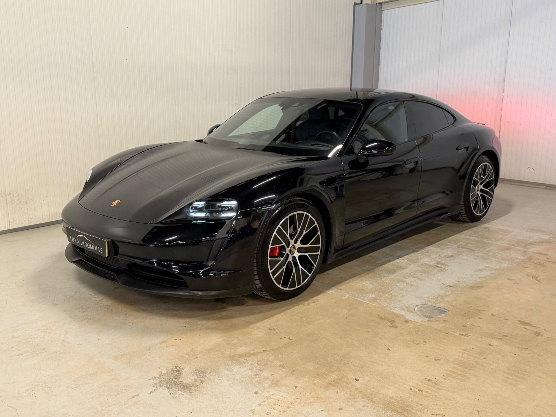 Foto van Porsche Taycan 4s