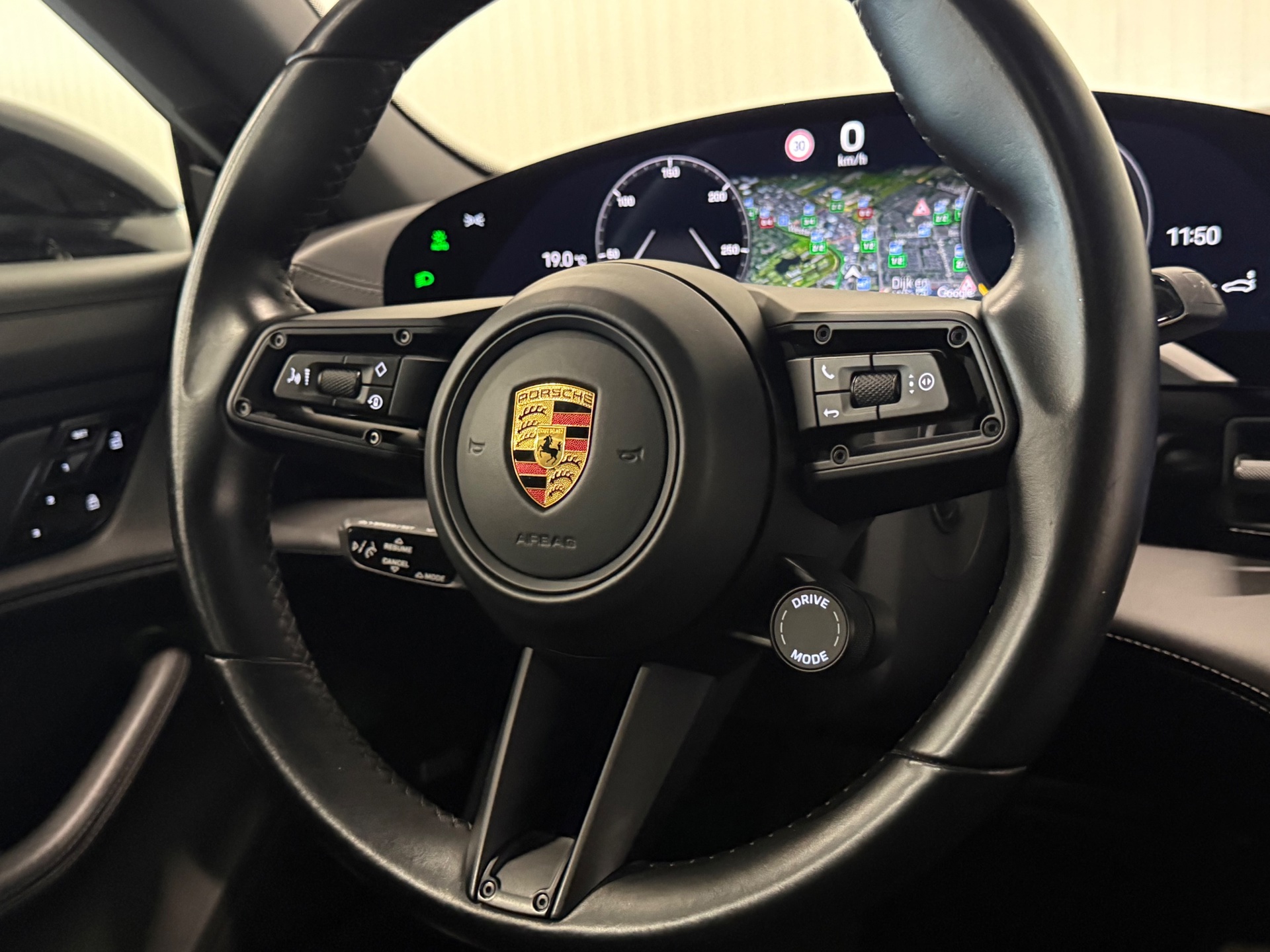 Foto van Porsche Taycan 4s