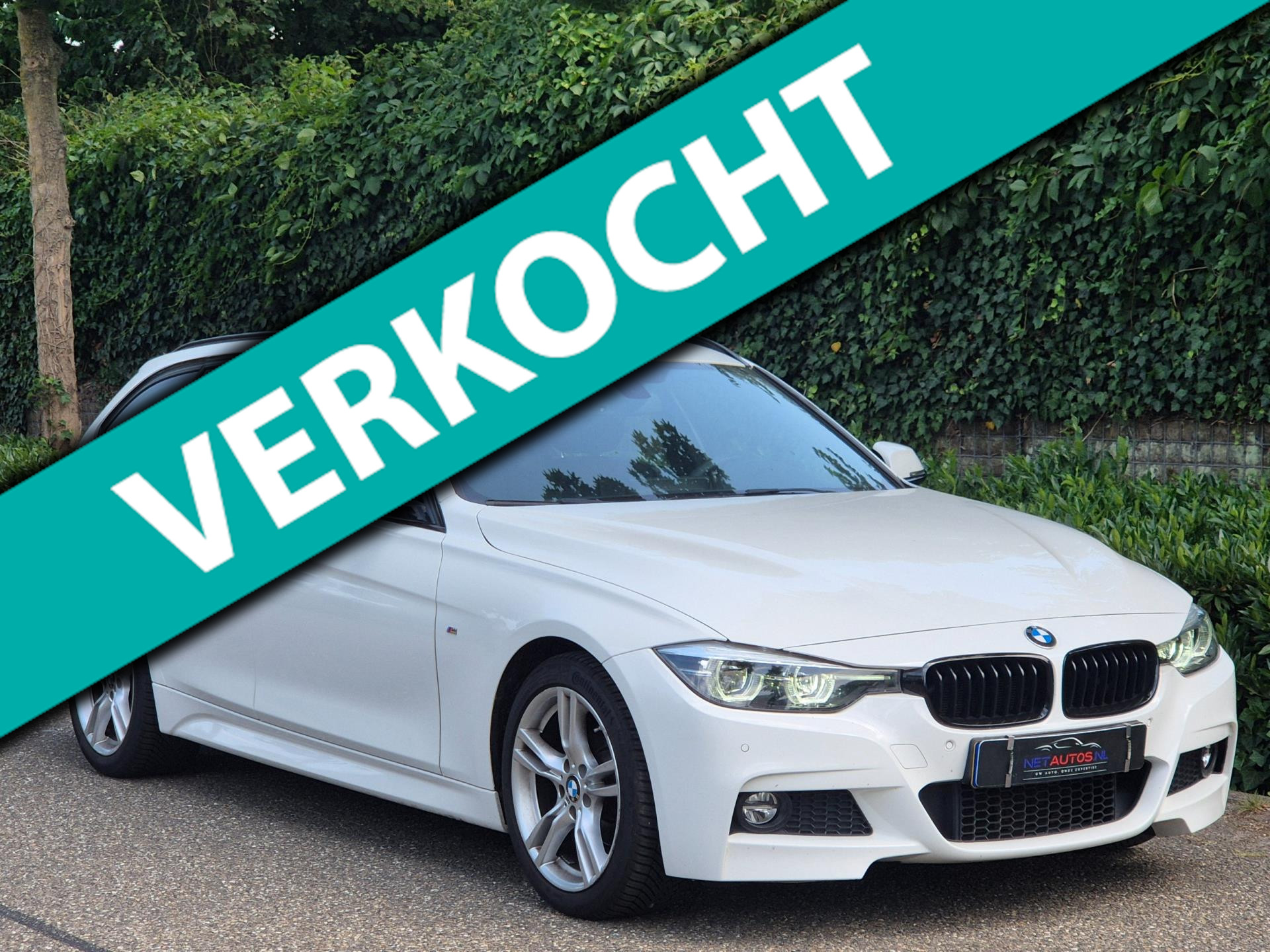BMW 3-serie Touring 320i M Sport Shadow EX 6WB Panorama Apple CarPlay Digitaal Teller NAP 2e-Eig F31 2018 - voorkant
