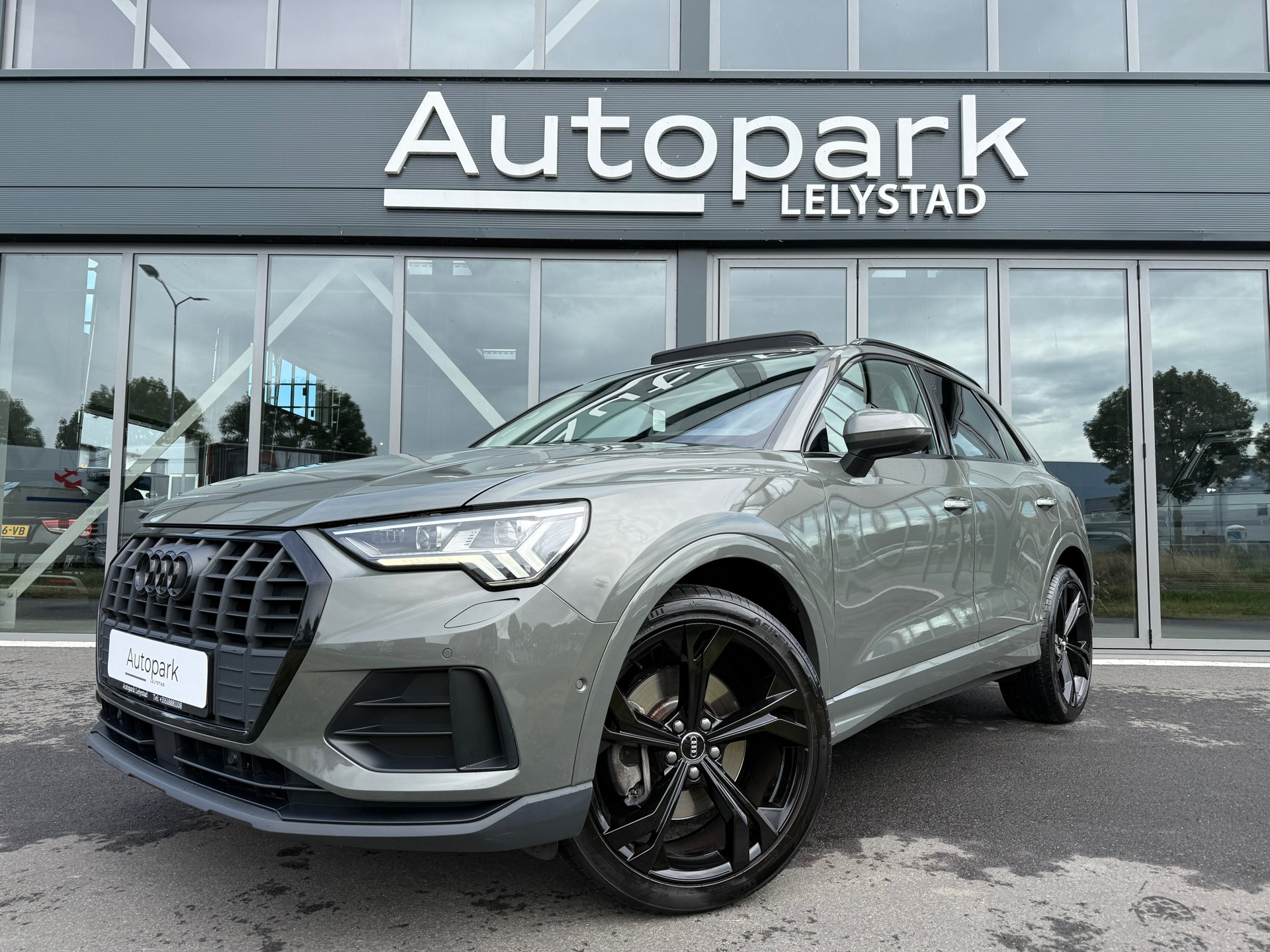 Audi Q3 40 TFSI Quattro S-Line PANO MATRIX LED 21'' Velgen 2019 - voorkant