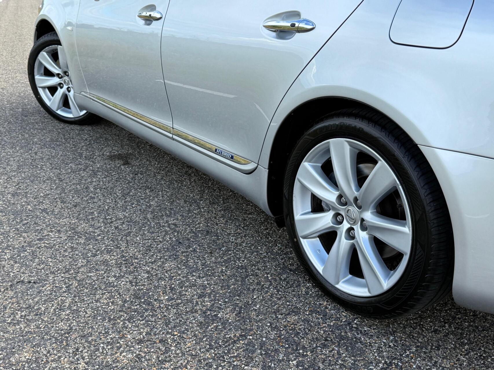Foto van Lexus Lexus Ls600h