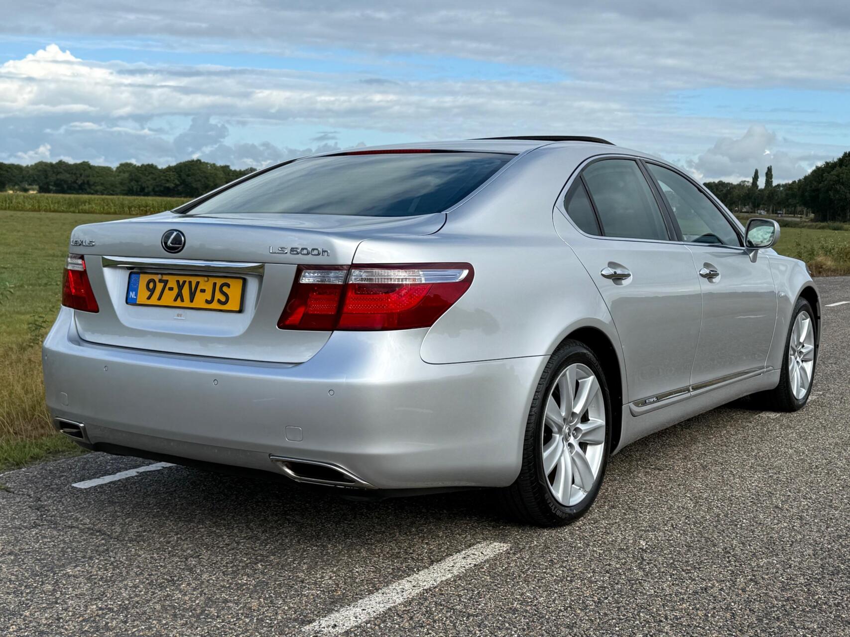 Foto van Lexus Lexus Ls600h