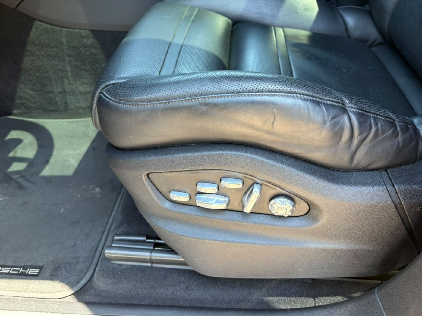 Foto van Porsche Cayenne E-hybrid