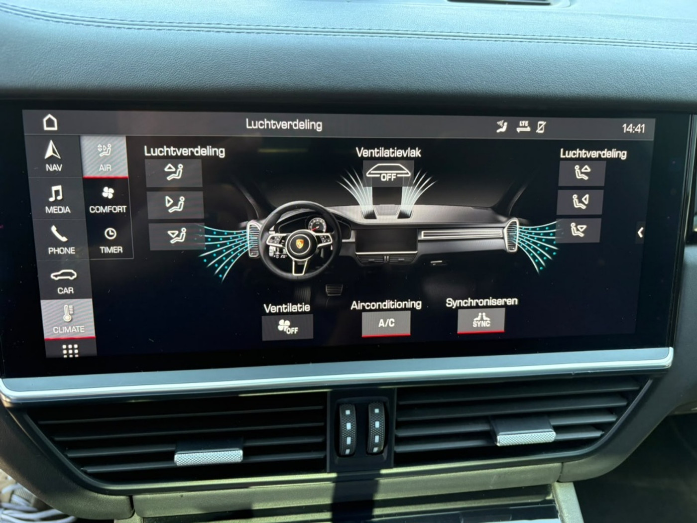 Foto van Porsche Cayenne E-hybrid
