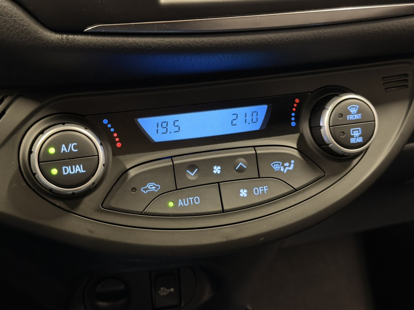 Foto van Toyota Toyota Yaris Hybrid