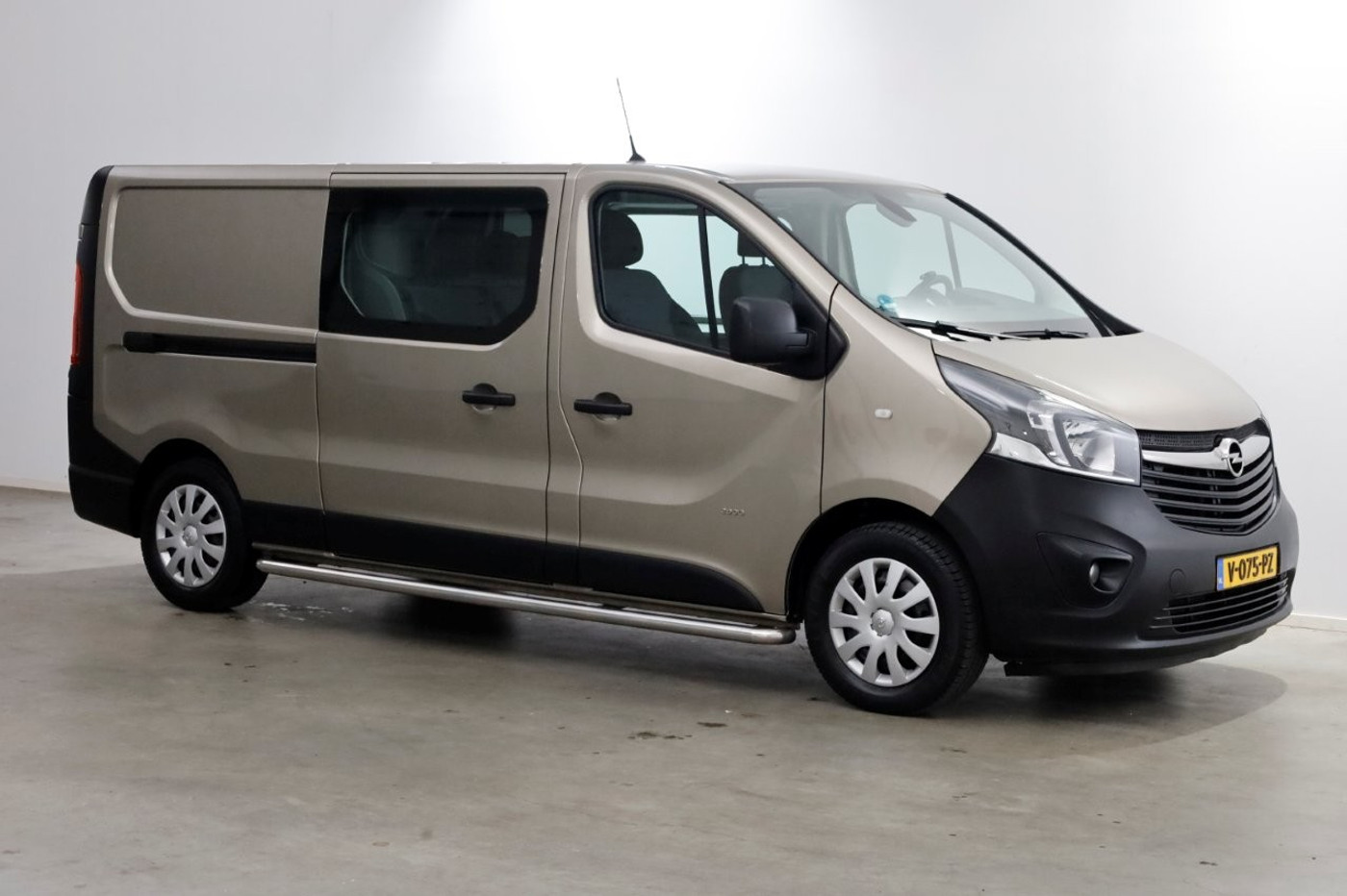Foto van Opel Vivaro-b