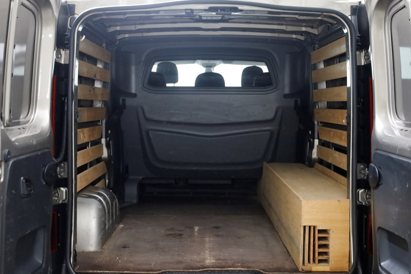 Foto van Opel Vivaro-b