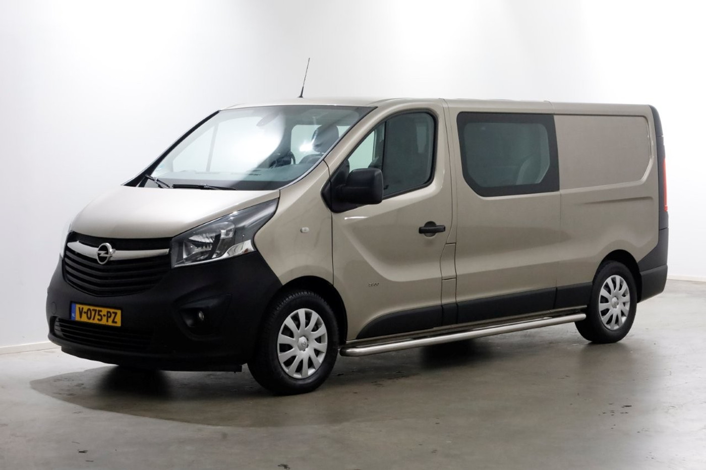 Foto van Opel Vivaro-b