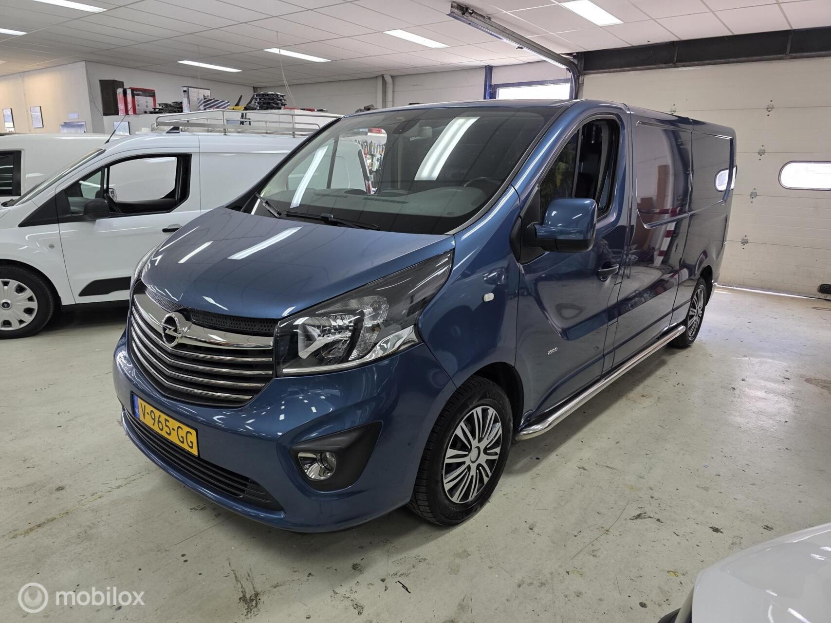 Foto van Opel Vivaro-b