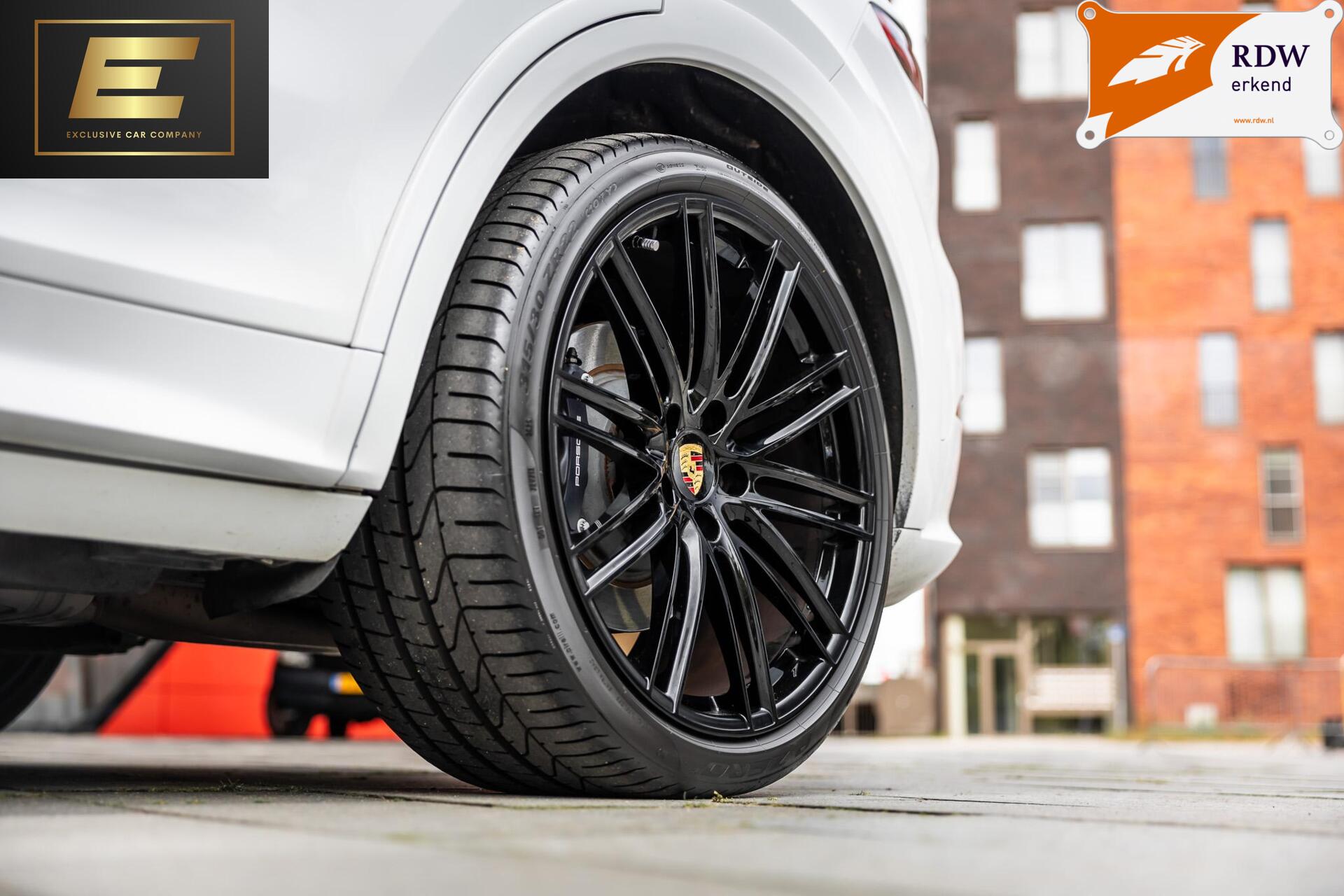 Foto van Porsche Cayenne E-hybrid